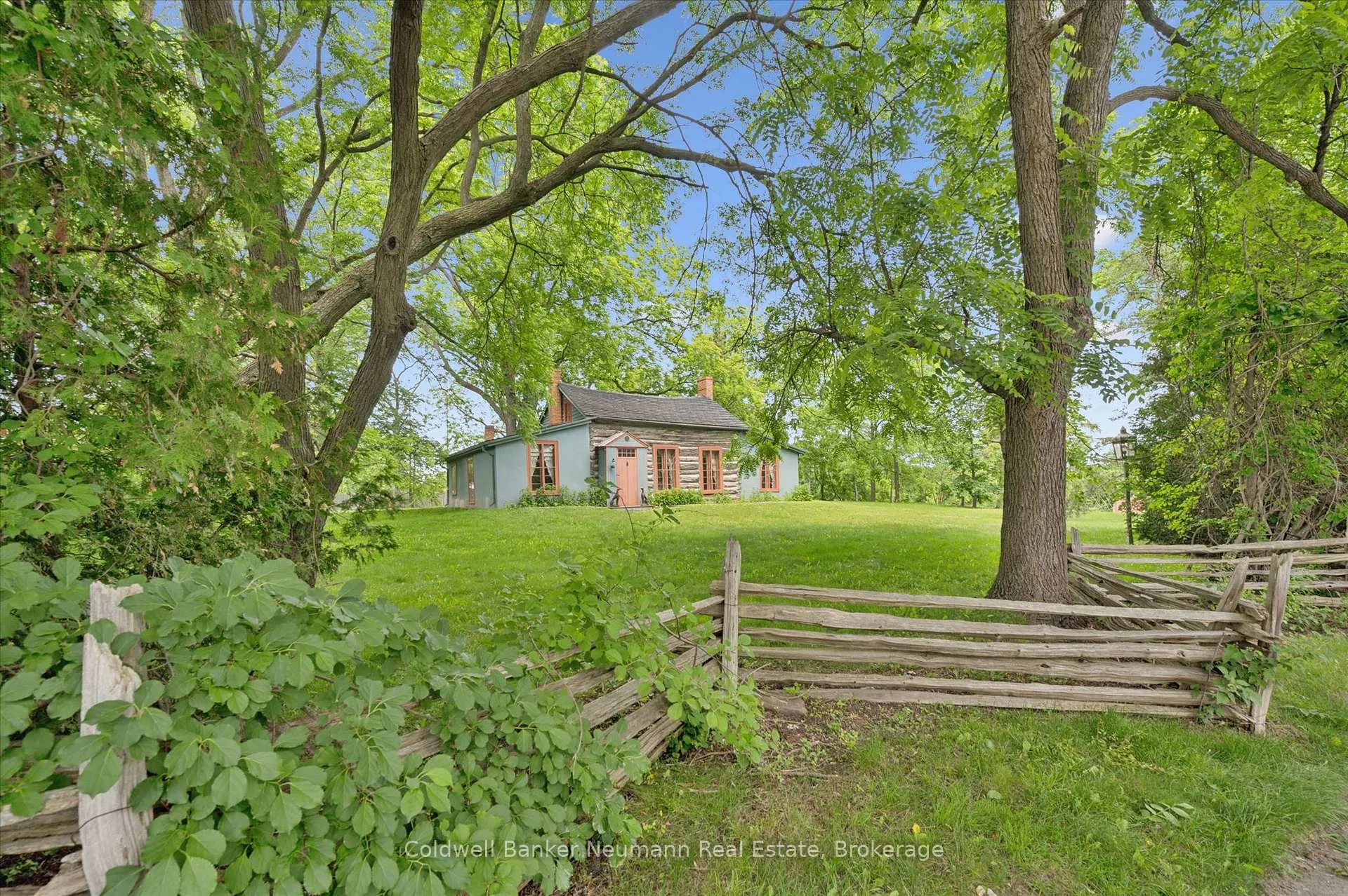 Photo 2 of 280 Palmer Street, Guelph, St. George's — HOMEH