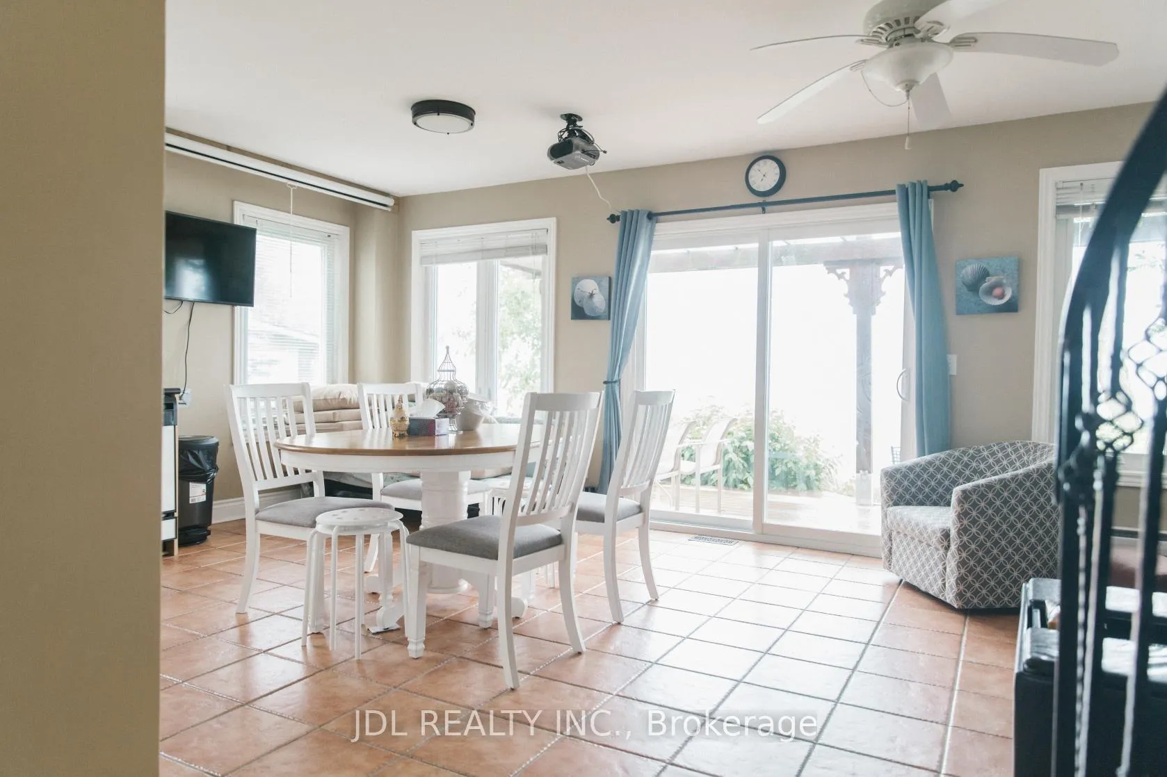 Photo 10 of 3188 Lakeshore Road, Haldimand, Dunnville — HOMEH
