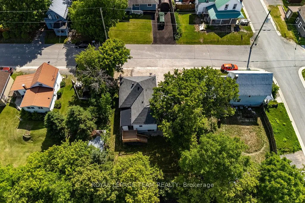 Photo 3 of 29 Gillies Street, McNab/Braeside, Mcnab/Braeside Twps — HOMEH