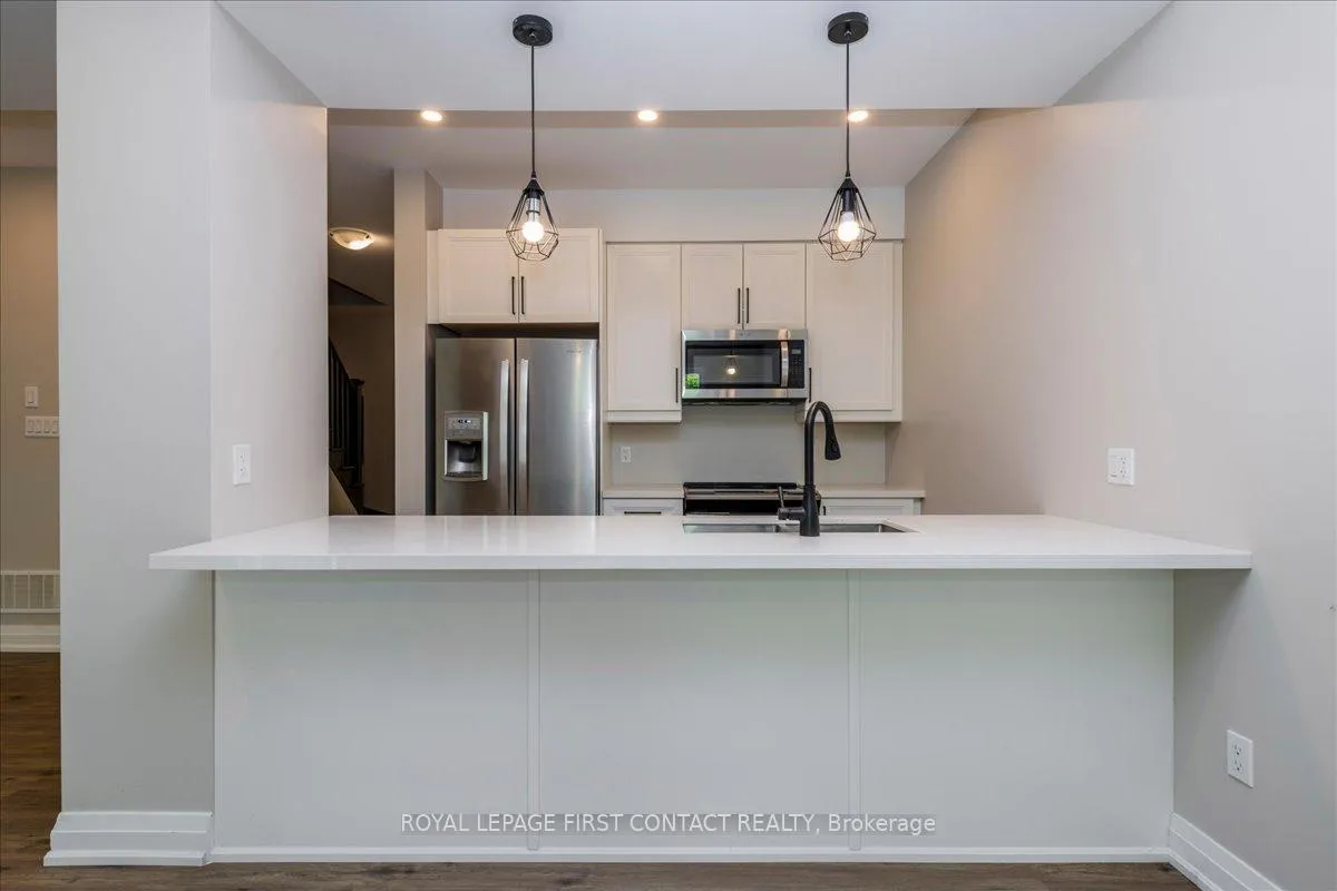 Photo 5 of 4 Stonehart Lane, Barrie, East Bayfield — HOMEH
