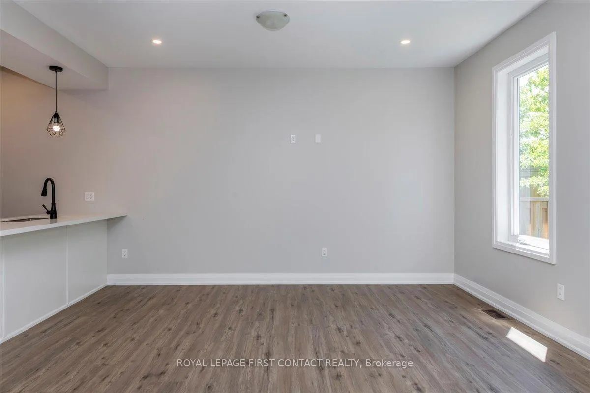 Photo 10 of 4 Stonehart Lane, Barrie, East Bayfield — HOMEH