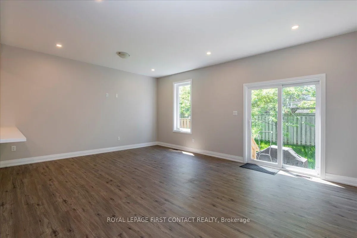 Photo 12 of 4 Stonehart Lane, Barrie, East Bayfield — HOMEH
