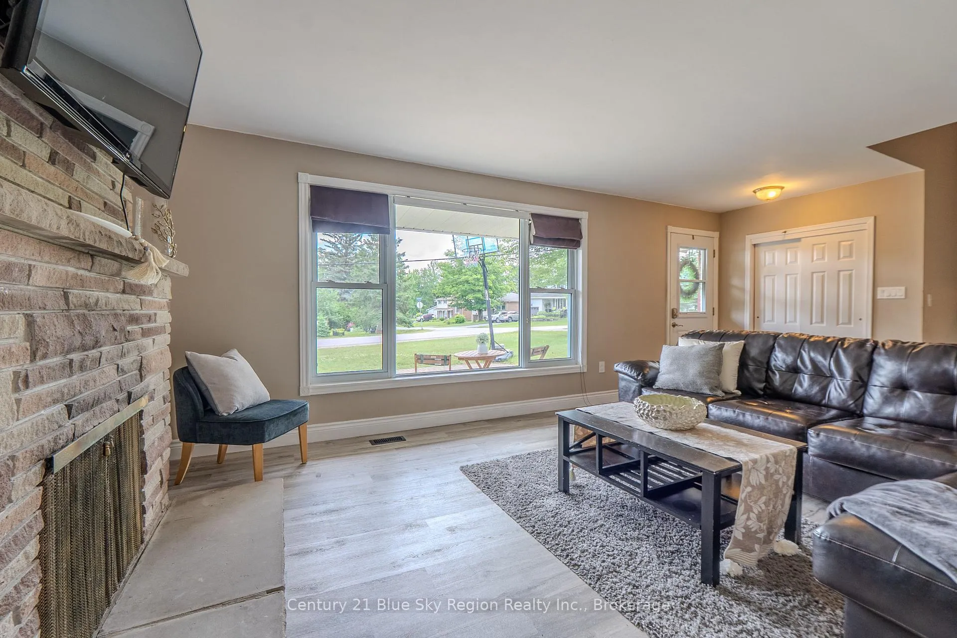 Photo 5 of 225 Reginald Road, North Bay, Birchaven — HOMEH