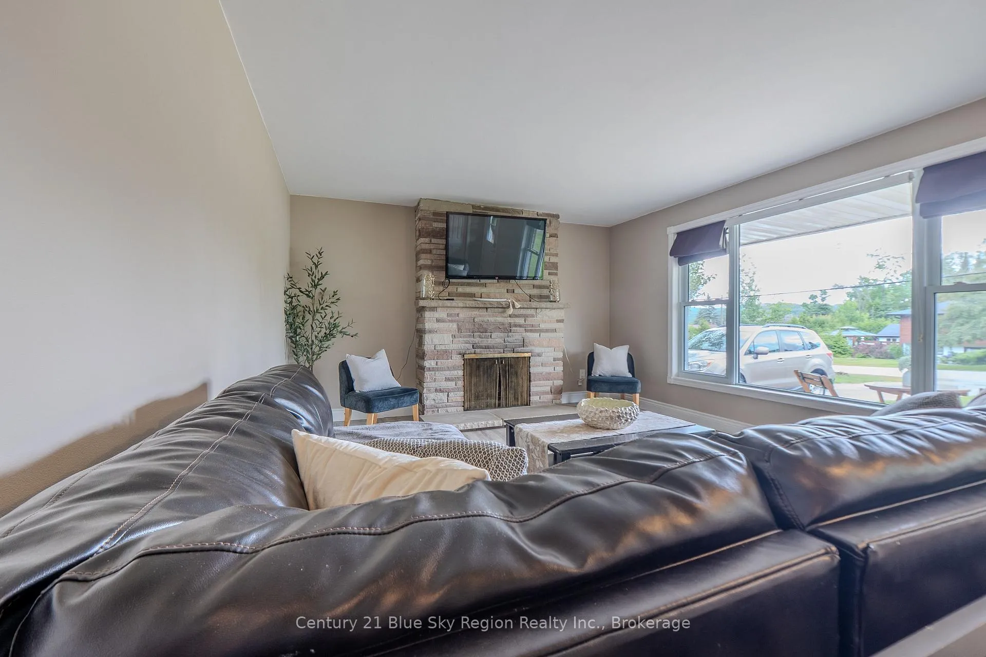 Photo 7 of 225 Reginald Road, North Bay, Birchaven — HOMEH