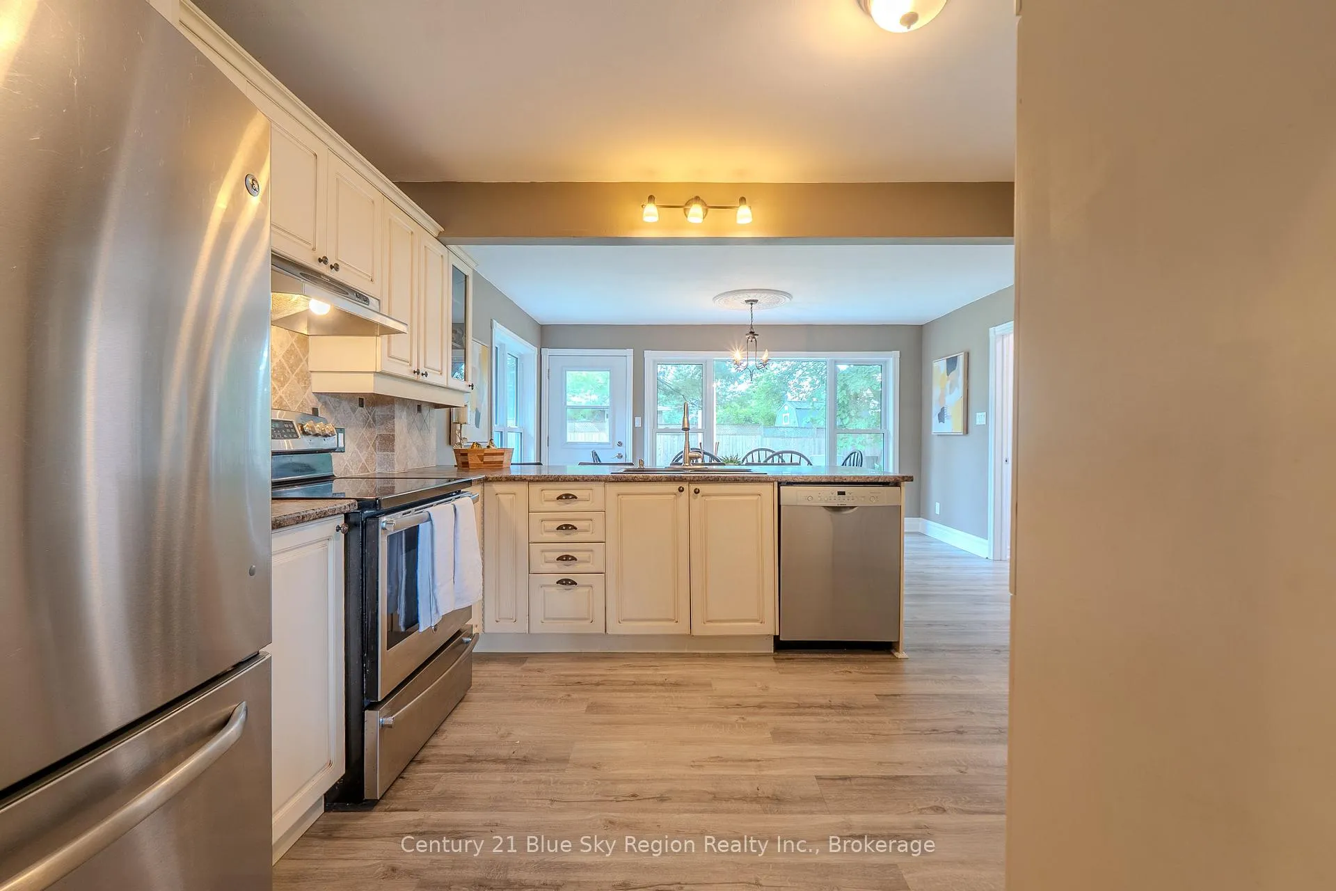 Photo 9 of 225 Reginald Road, North Bay, Birchaven — HOMEH