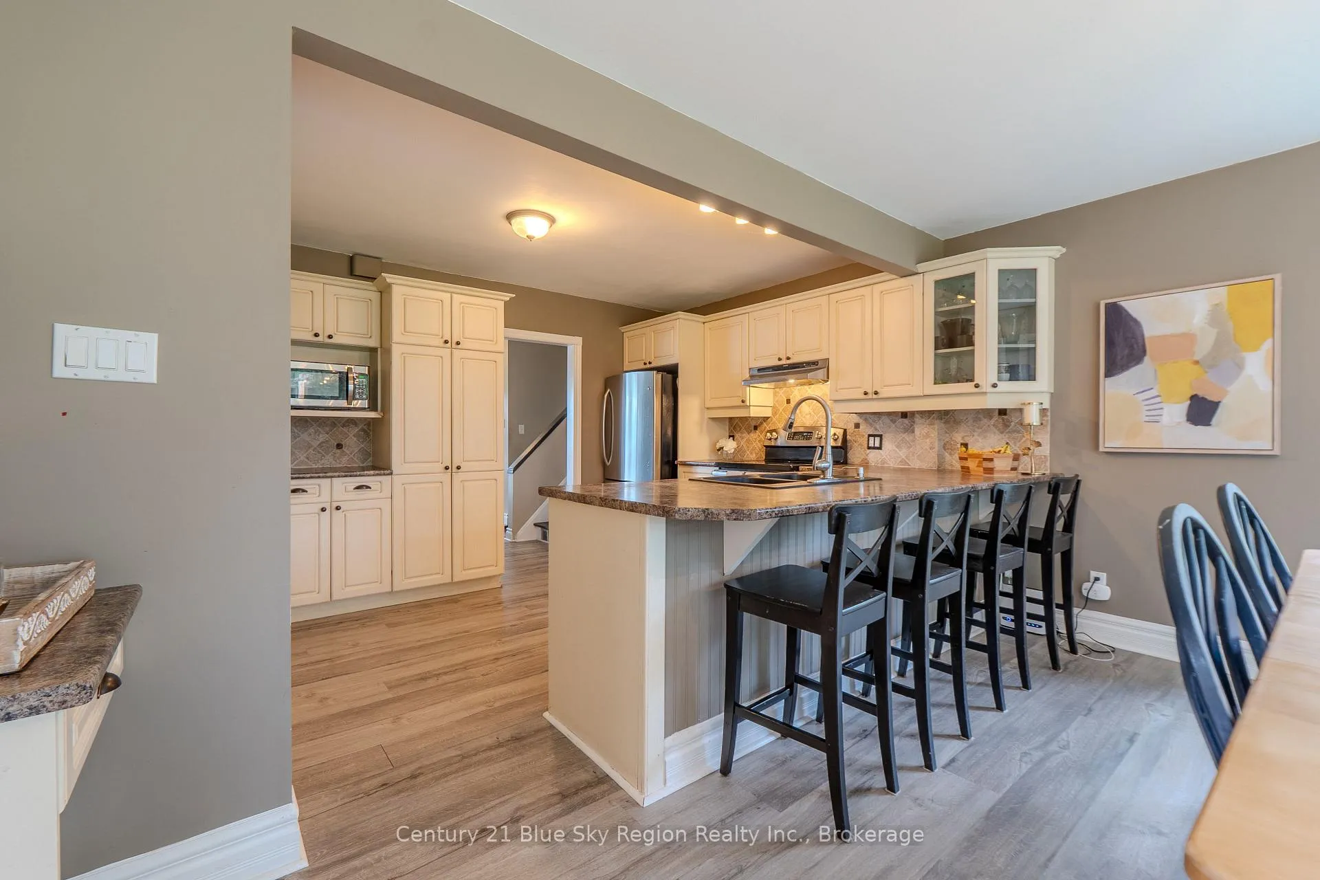 Photo 12 of 225 Reginald Road, North Bay, Birchaven — HOMEH