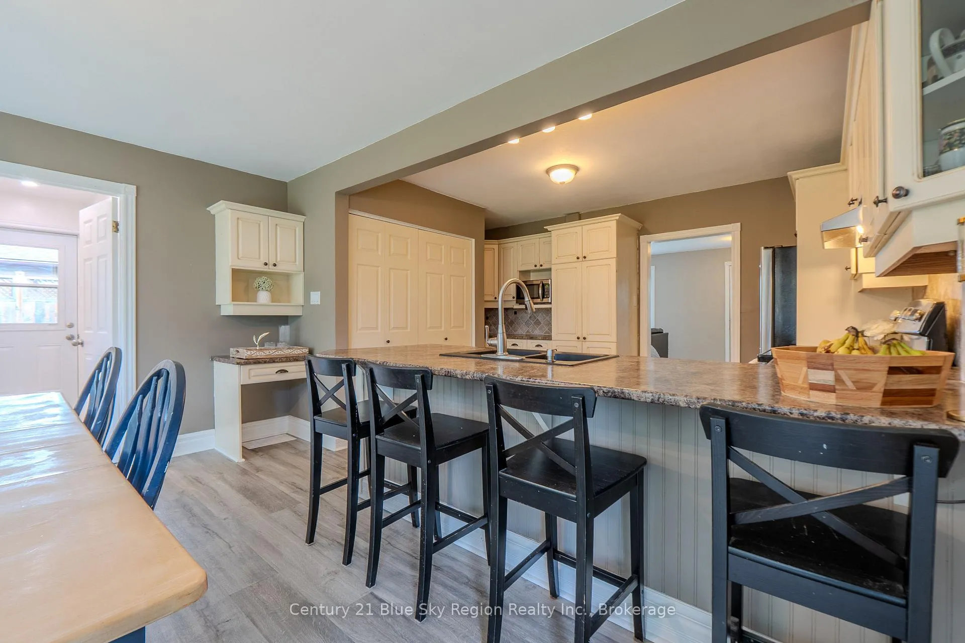 Photo 13 of 225 Reginald Road, North Bay, Birchaven — HOMEH
