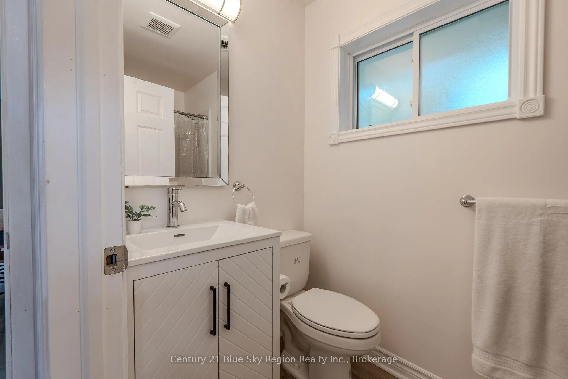 Photo 25 of 225 Reginald Road, North Bay, Birchaven — HOMEH