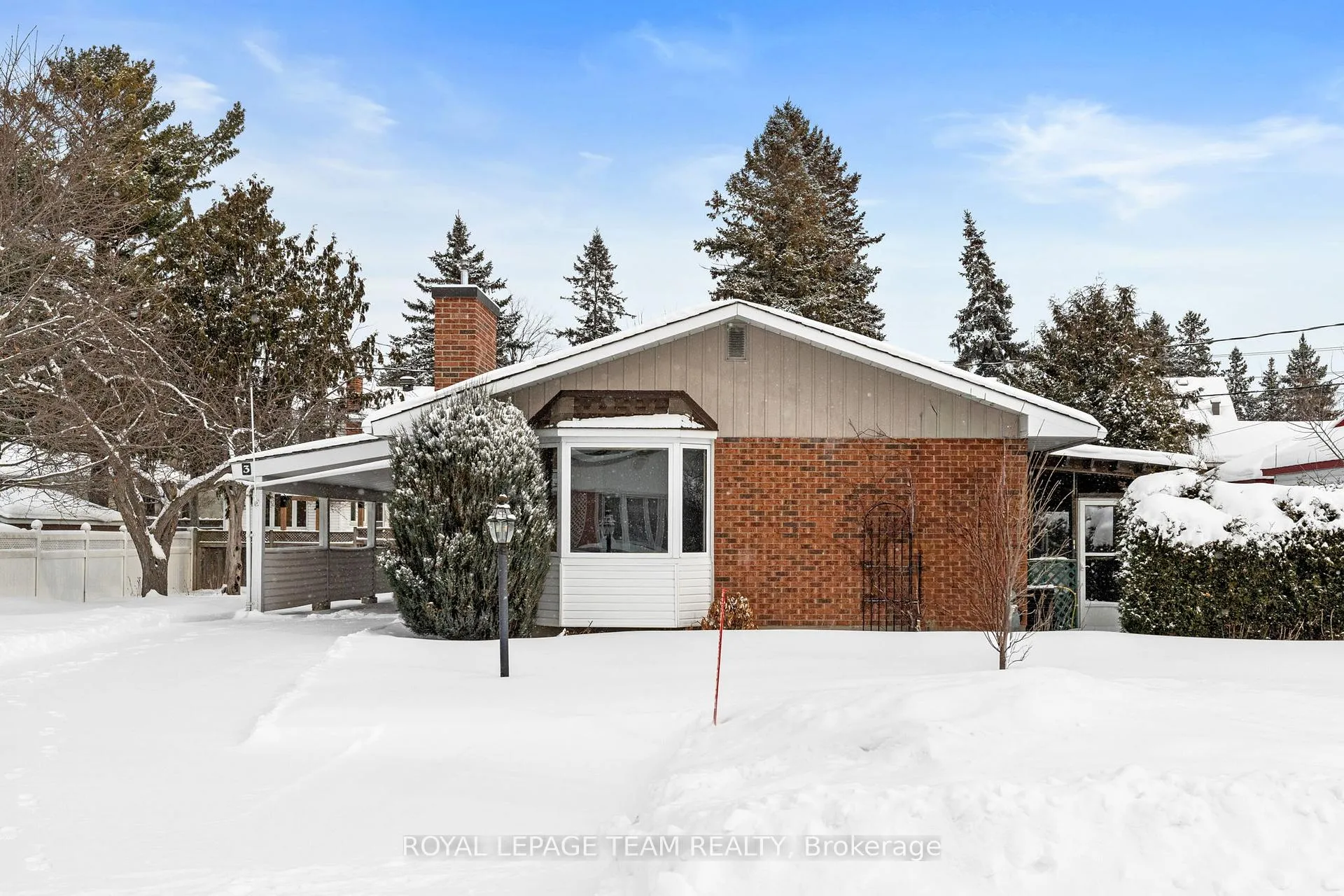 Photo 2 of 3 Domus Crescent, Ottawa, Lynwood Village — HOMEH