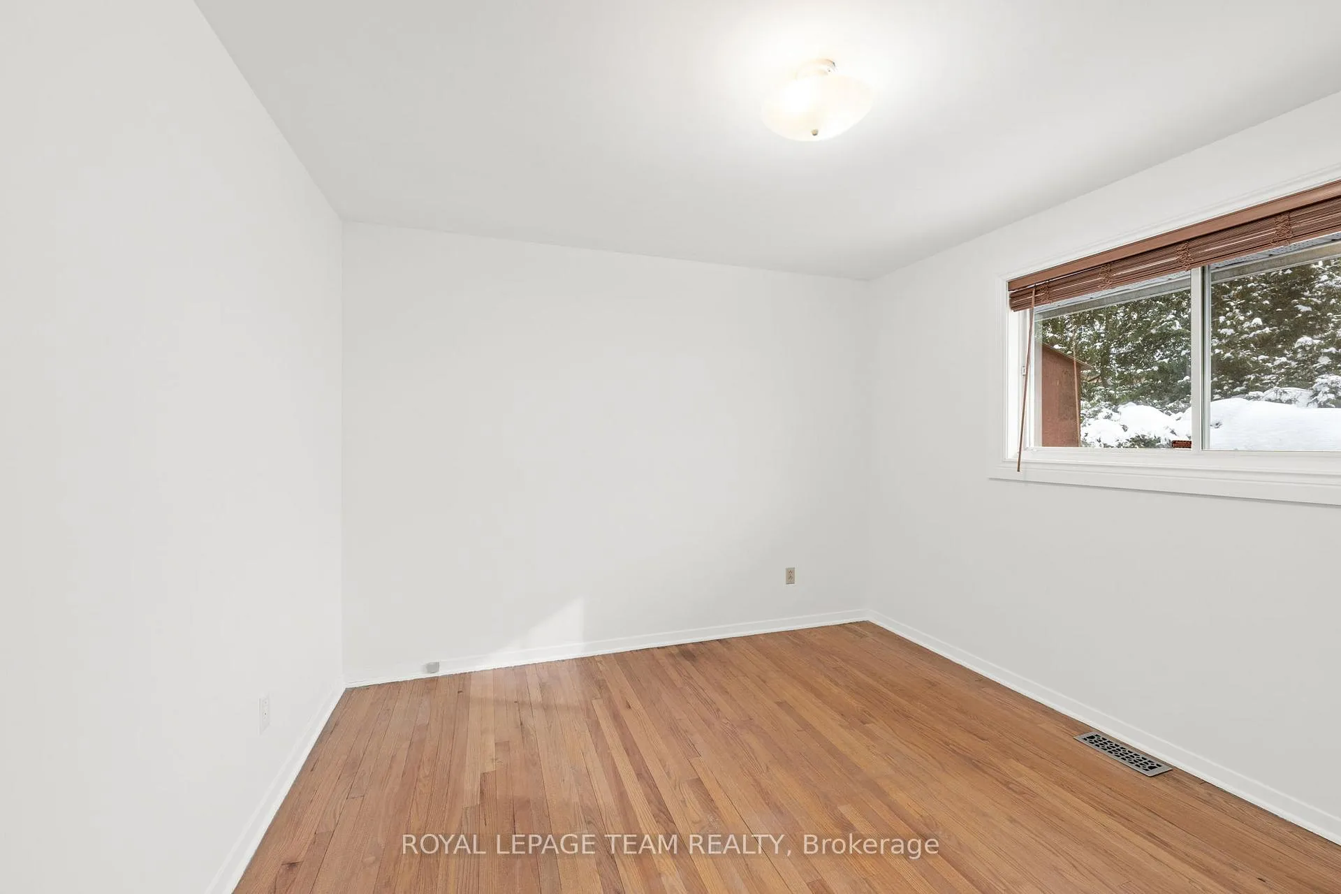 Photo 21 of 3 Domus Crescent, Ottawa, Lynwood Village — HOMEH