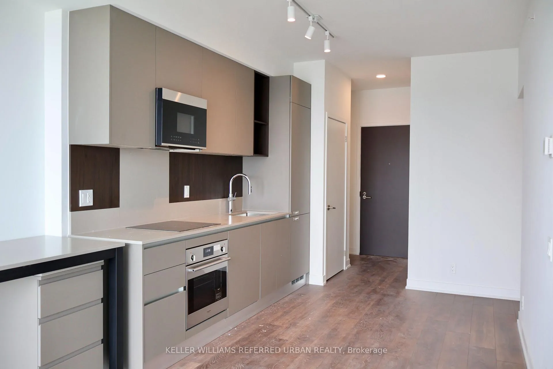 Photo 4 of Unit 1209, 39 Mary Street, Barrie, City Centre — HOMEH