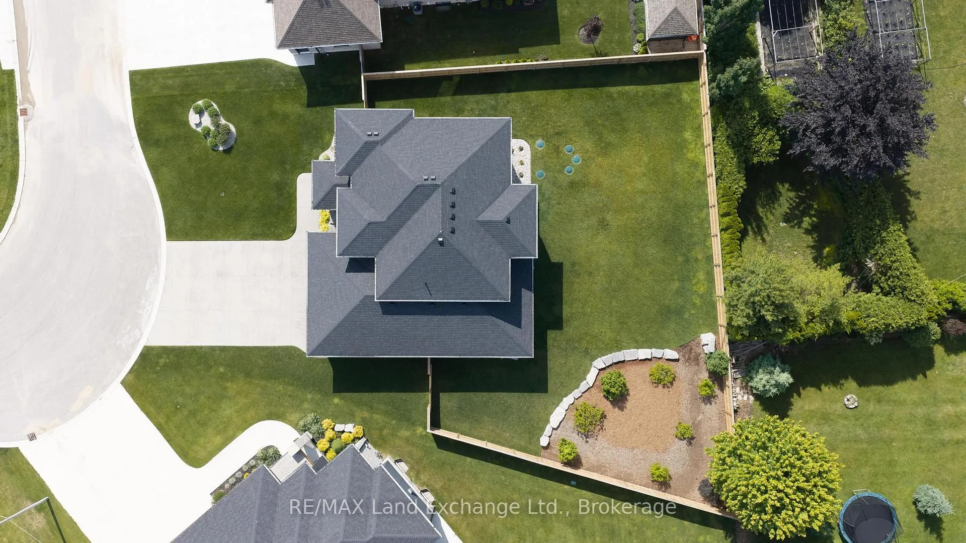 Photo 3 of 949 Bogdanovic Way, Huron-Kinloss — HOMEH