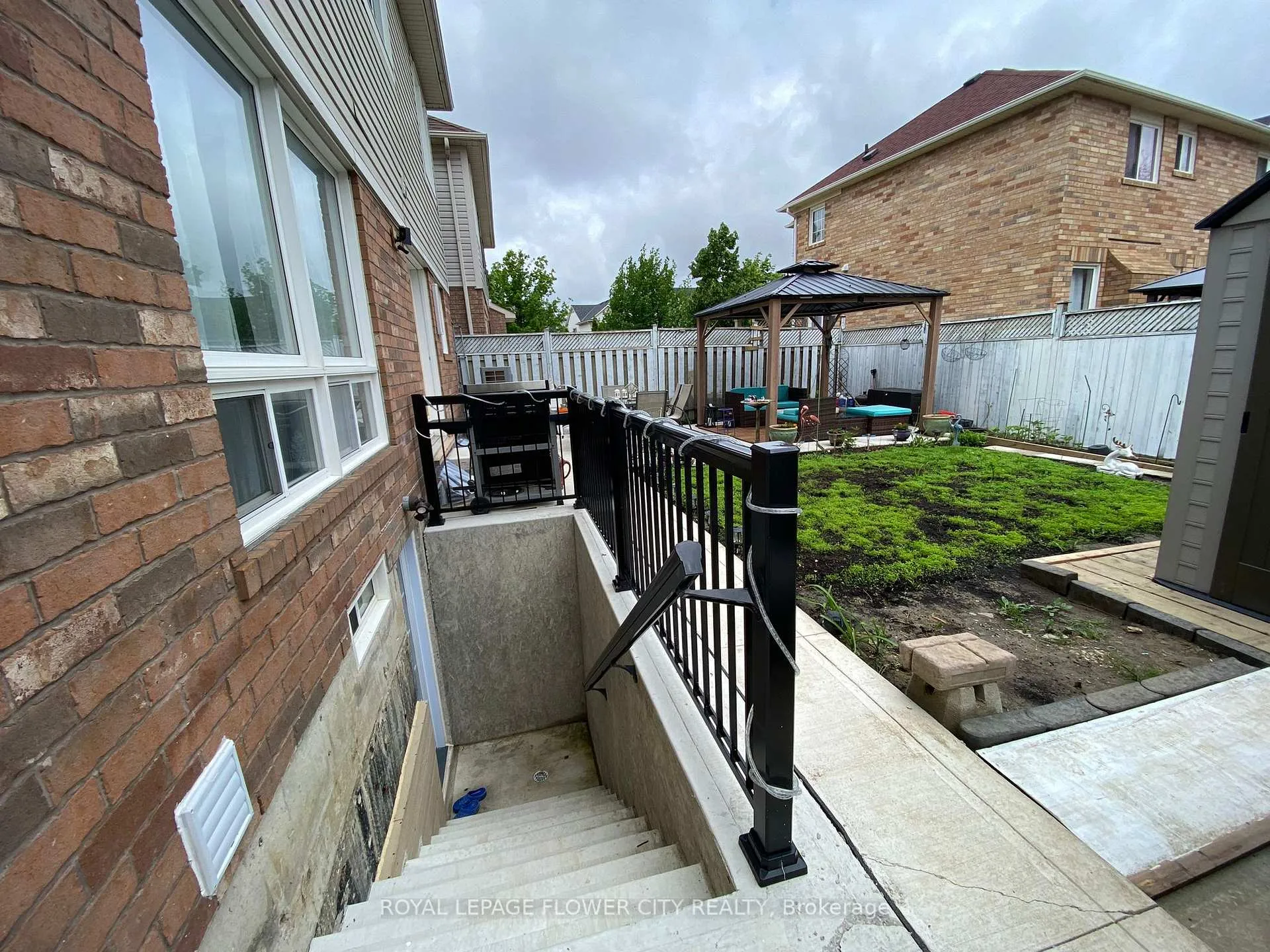 Photo 2 of Unit Basement, 29 Marshmarigold Drive, Brampton, Fletcher's Meadow — HOMEH