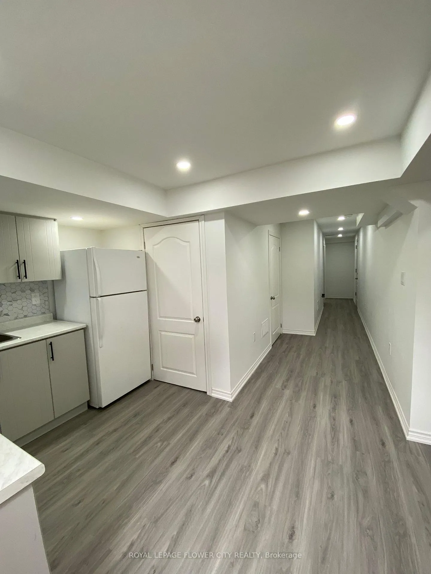 Photo 5 of Unit Basement, 29 Marshmarigold Drive, Brampton, Fletcher's Meadow — HOMEH