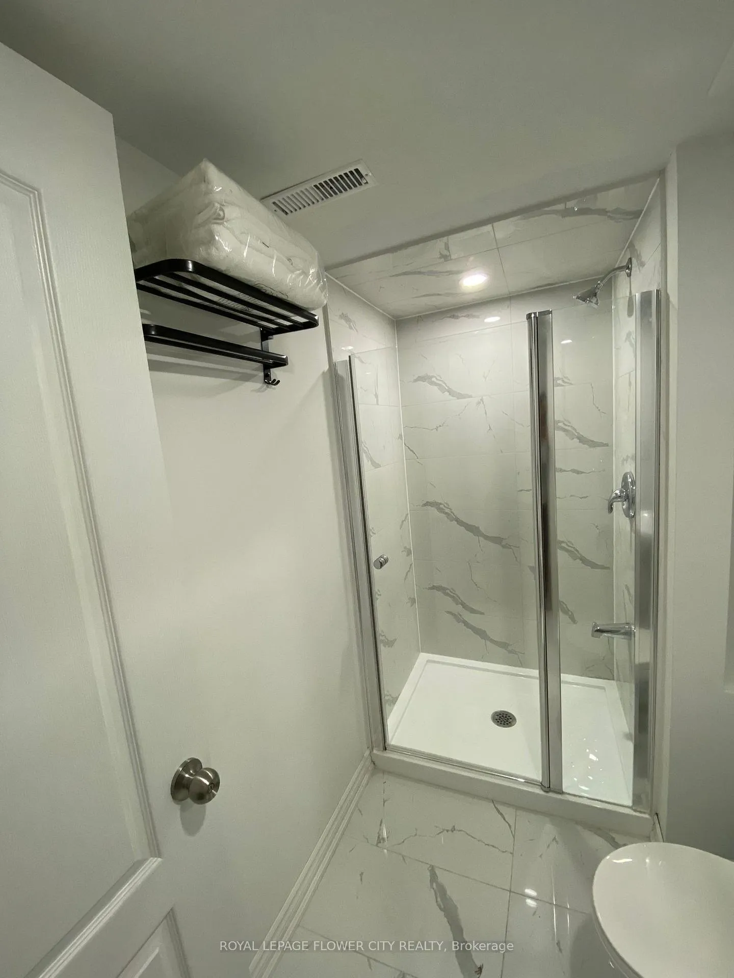 Photo 11 of Unit Basement, 29 Marshmarigold Drive, Brampton, Fletcher's Meadow — HOMEH