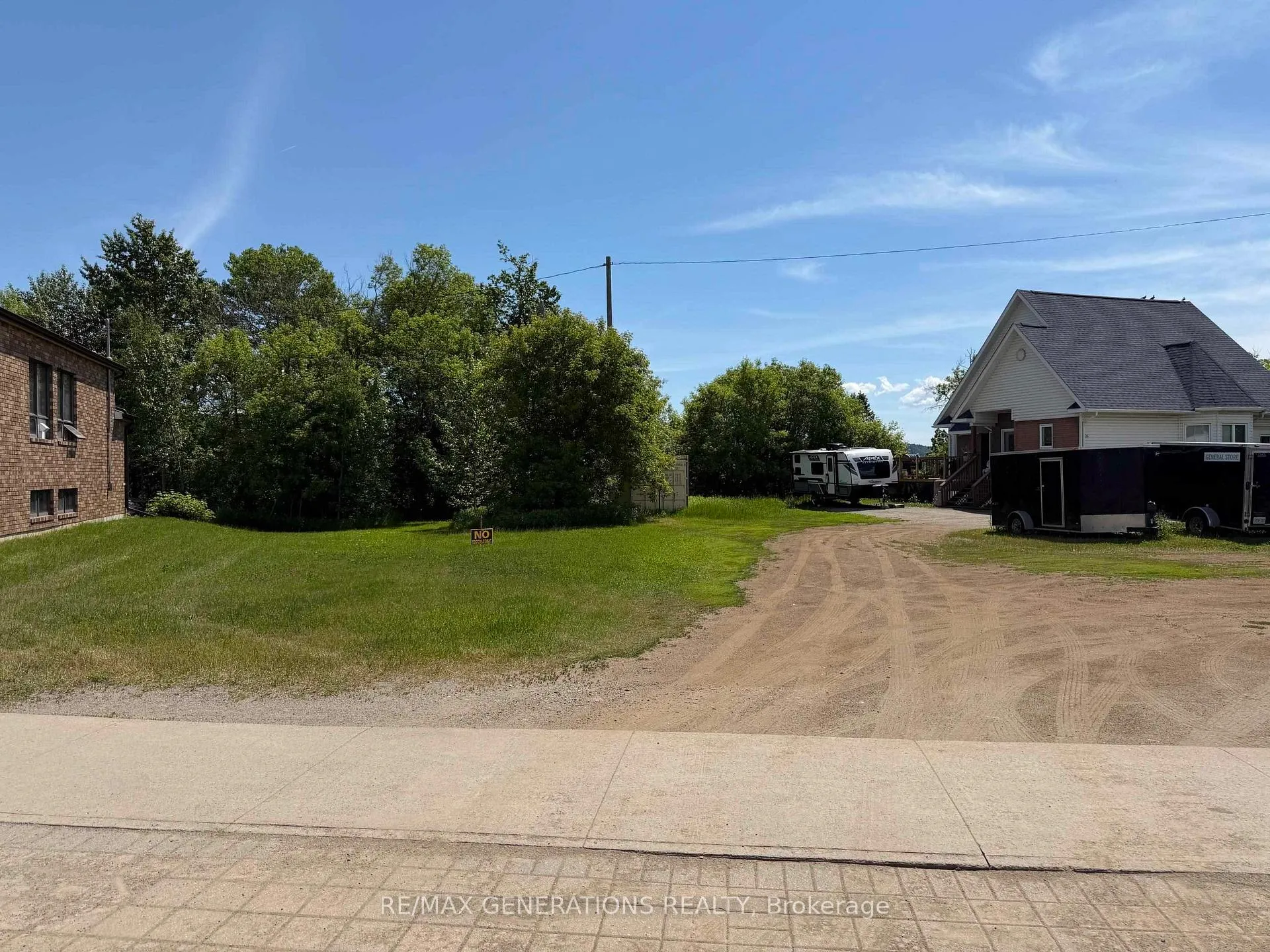 Photo 2 of 18 Front Street, Nipigon — HOMEH