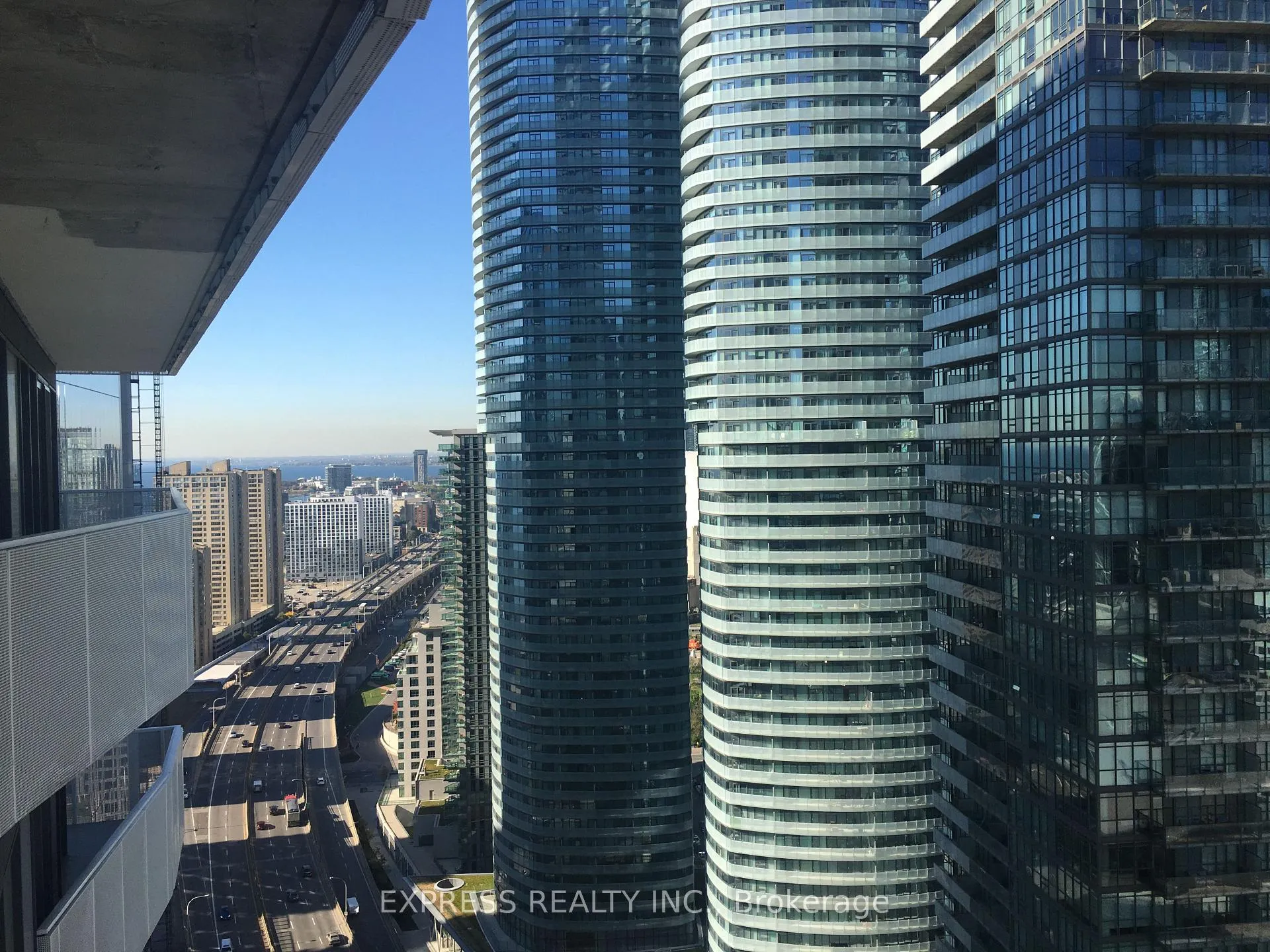 Photo 8 of Unit 3103, 100 Harbour Street, Toronto, Waterfront Communities — HOMEH