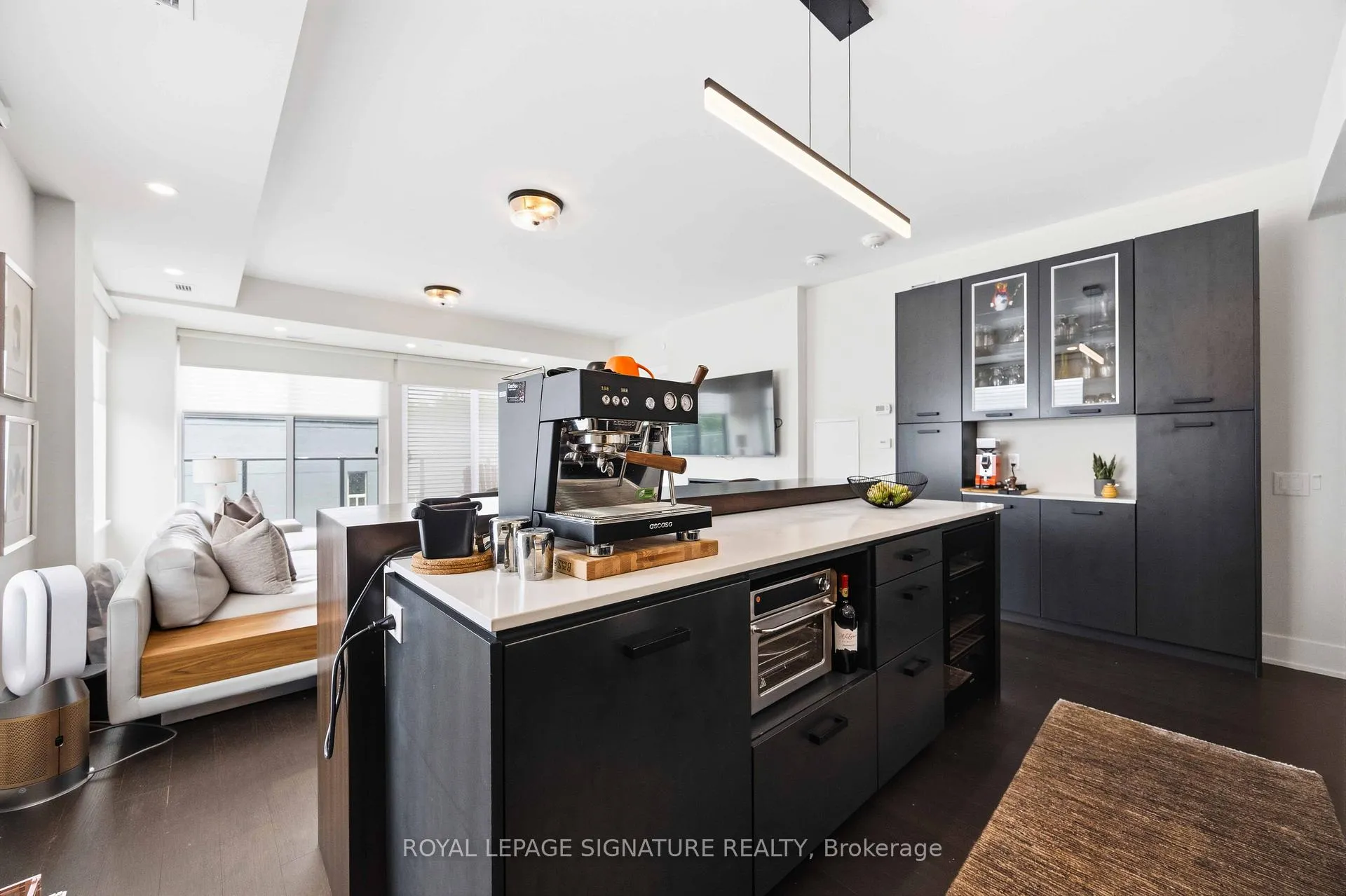 Photo 9 of Unit 405, 1888 Queen Street E, Toronto, The Beaches — HOMEH