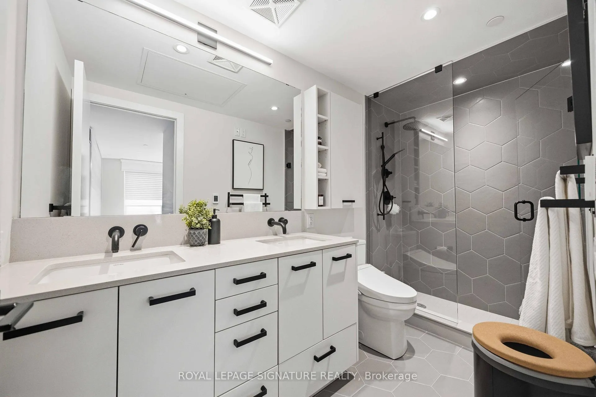 Photo 25 of Unit 405, 1888 Queen Street E, Toronto, The Beaches — HOMEH