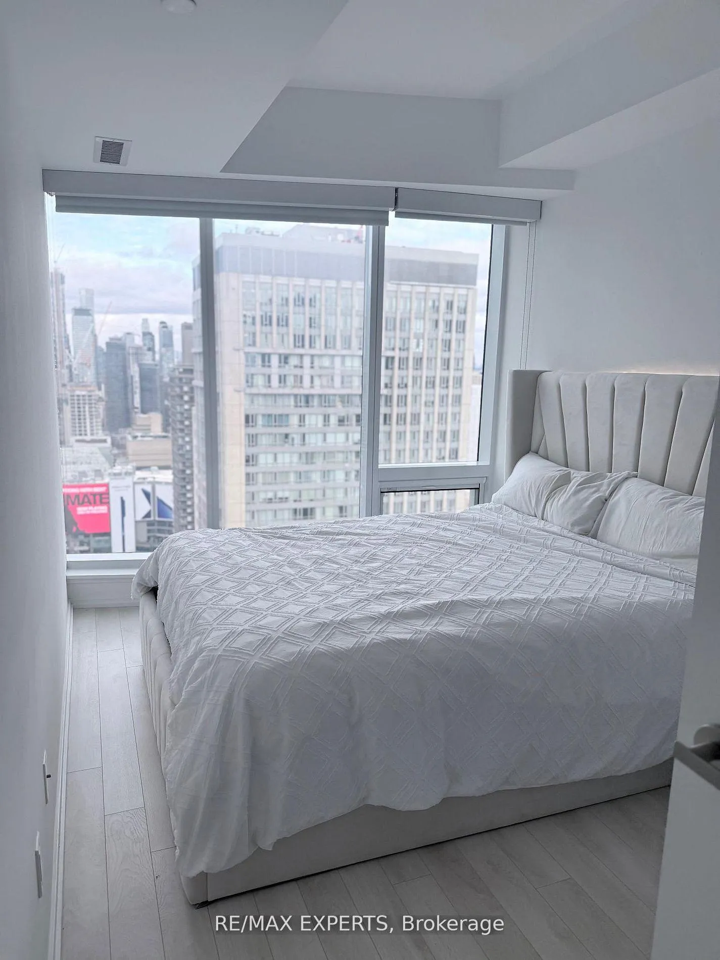 Photo 12 of Unit 3414, 197 Yonge Street, Toronto, Church-Yonge Corridor — HOMEH