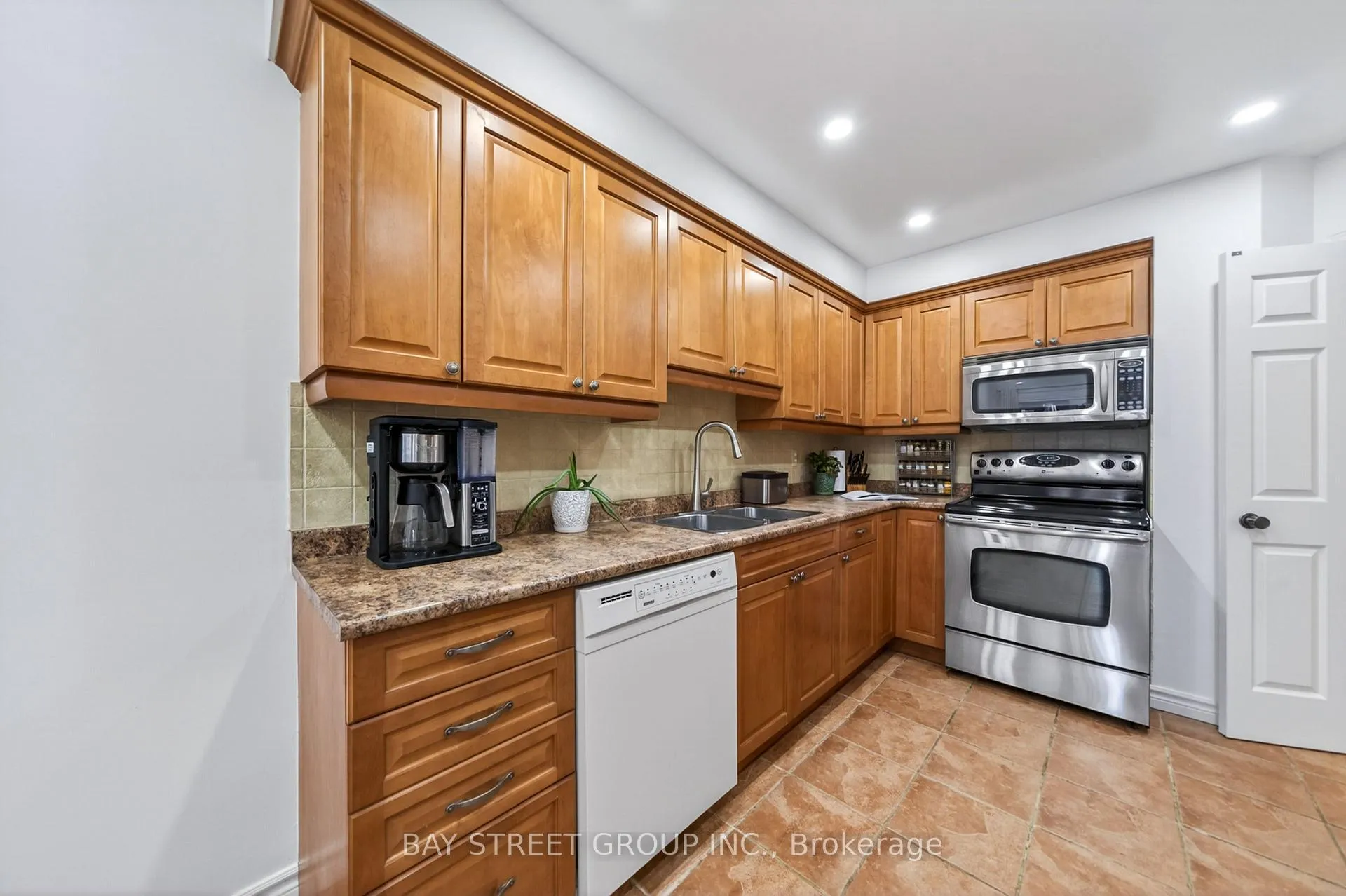Photo 31 of 145 Sandyhook Square, Scarborough, Steeles — HOMEH