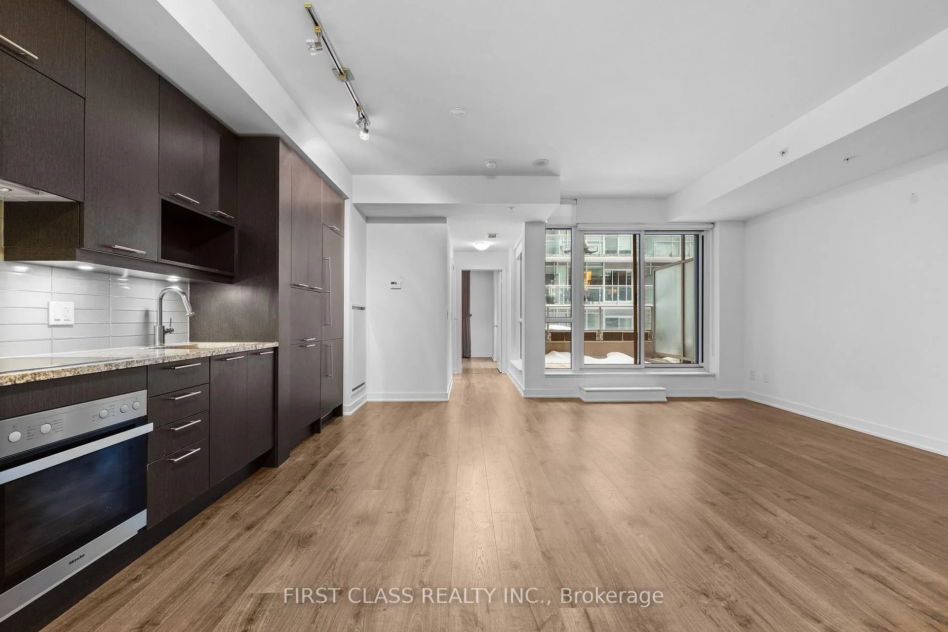 Photo 2 of Unit 304, 30 Nelson Street, Toronto, Waterfront Communities — HOMEH