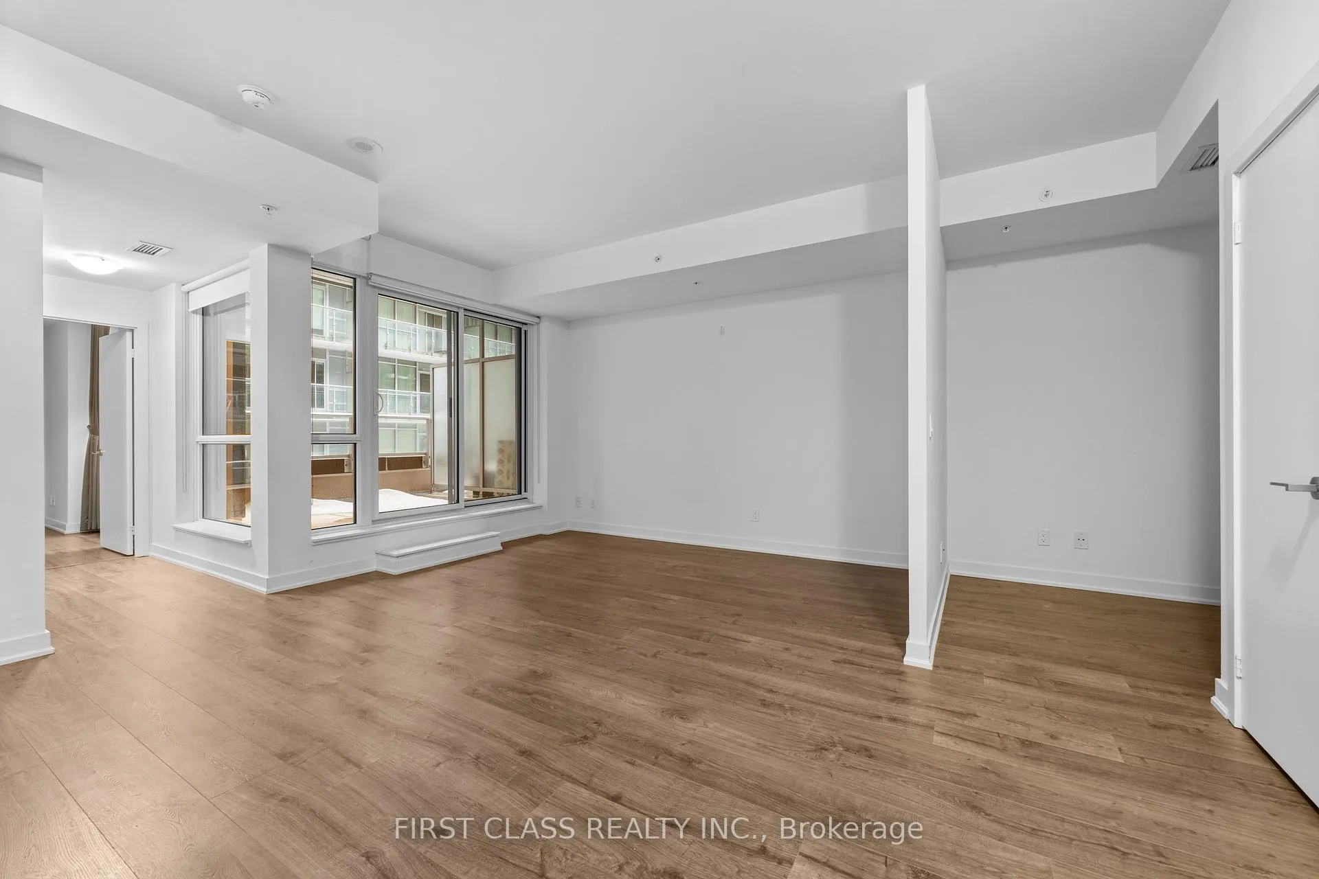 Photo 4 of Unit 304, 30 Nelson Street, Toronto, Waterfront Communities — HOMEH