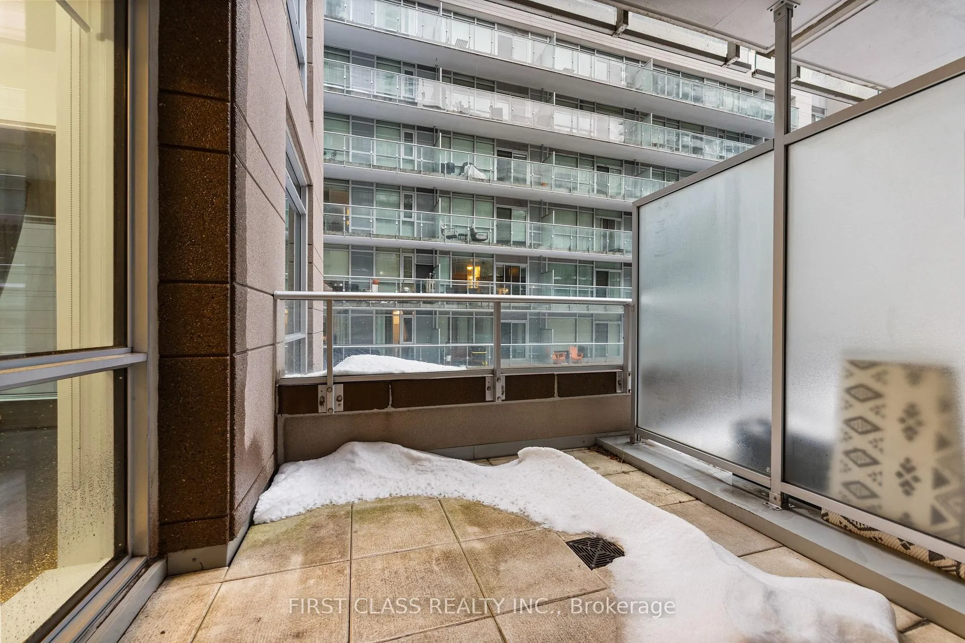 Photo 10 of Unit 304, 30 Nelson Street, Toronto, Waterfront Communities — HOMEH