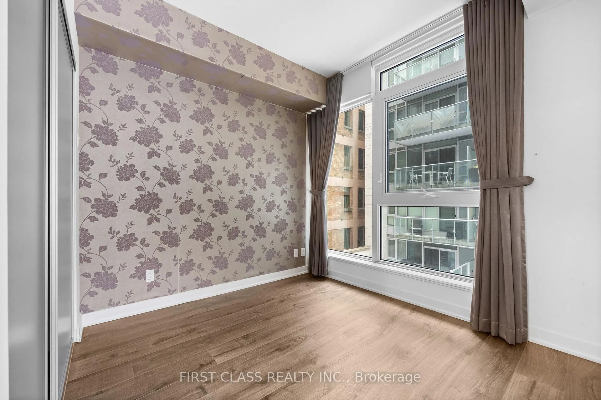Photo 13 of Unit 304, 30 Nelson Street, Toronto, Waterfront Communities — HOMEH