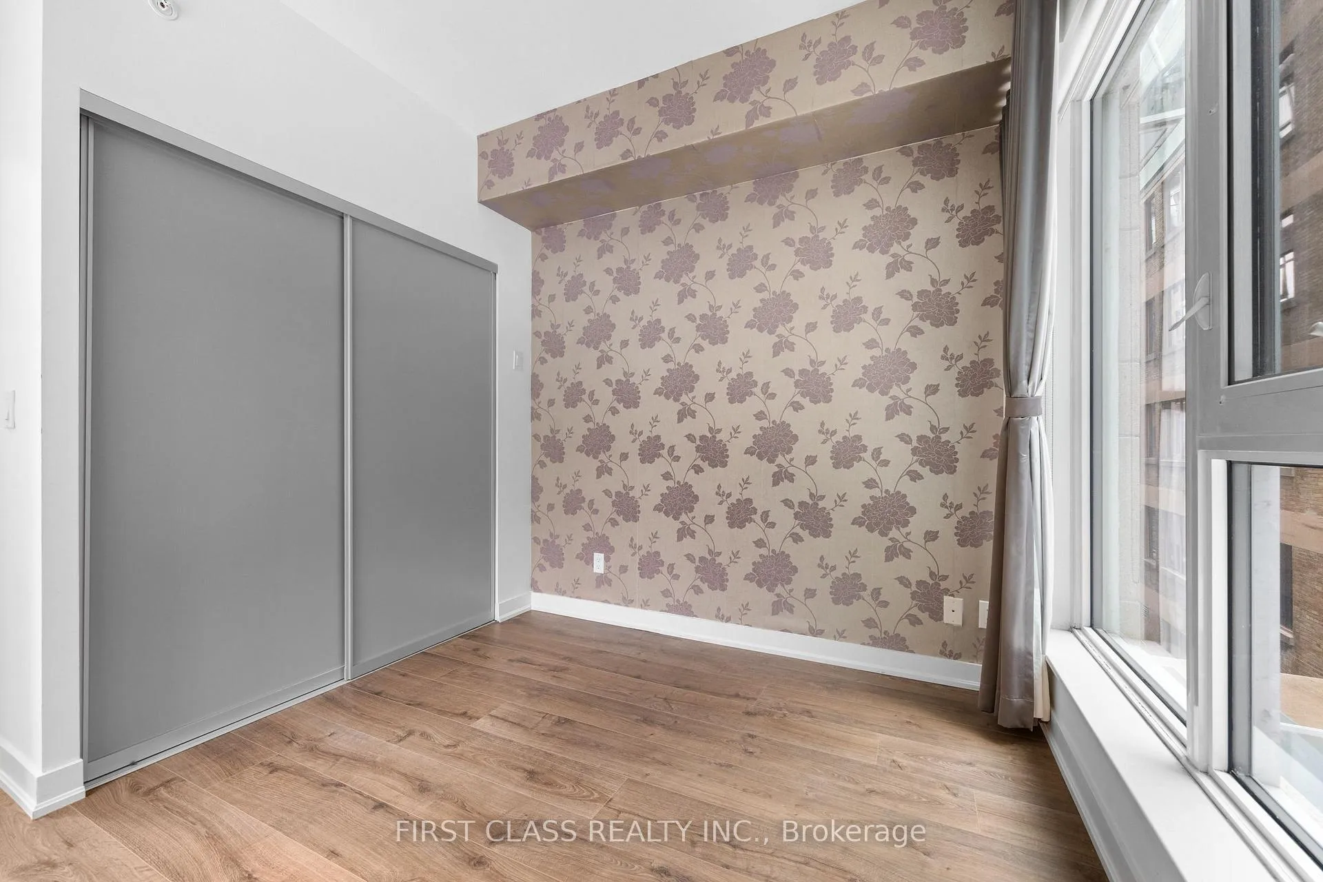 Photo 14 of Unit 304, 30 Nelson Street, Toronto, Waterfront Communities — HOMEH