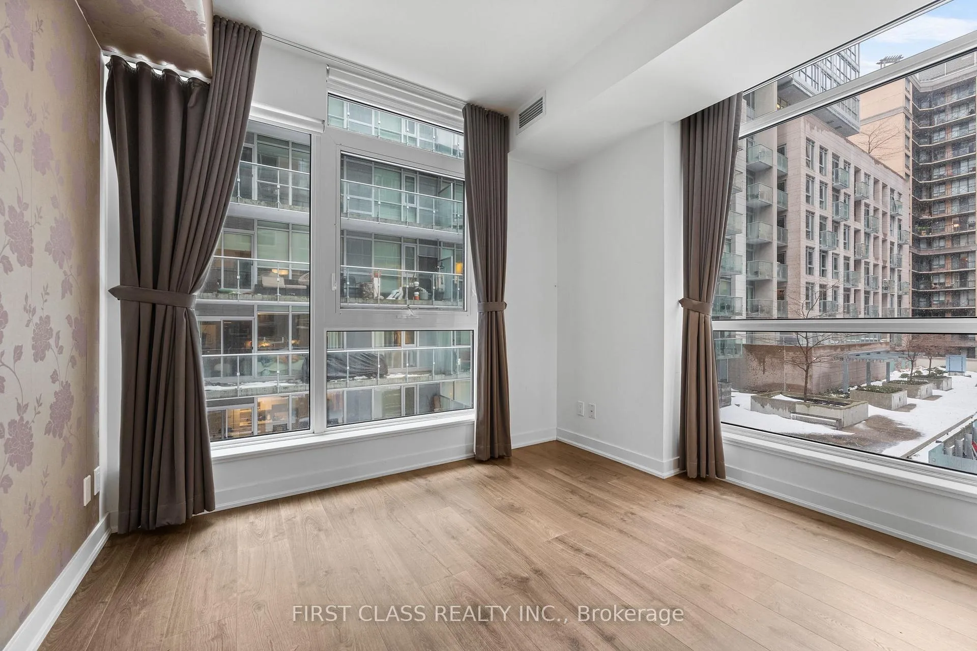 Photo 15 of Unit 304, 30 Nelson Street, Toronto, Waterfront Communities — HOMEH