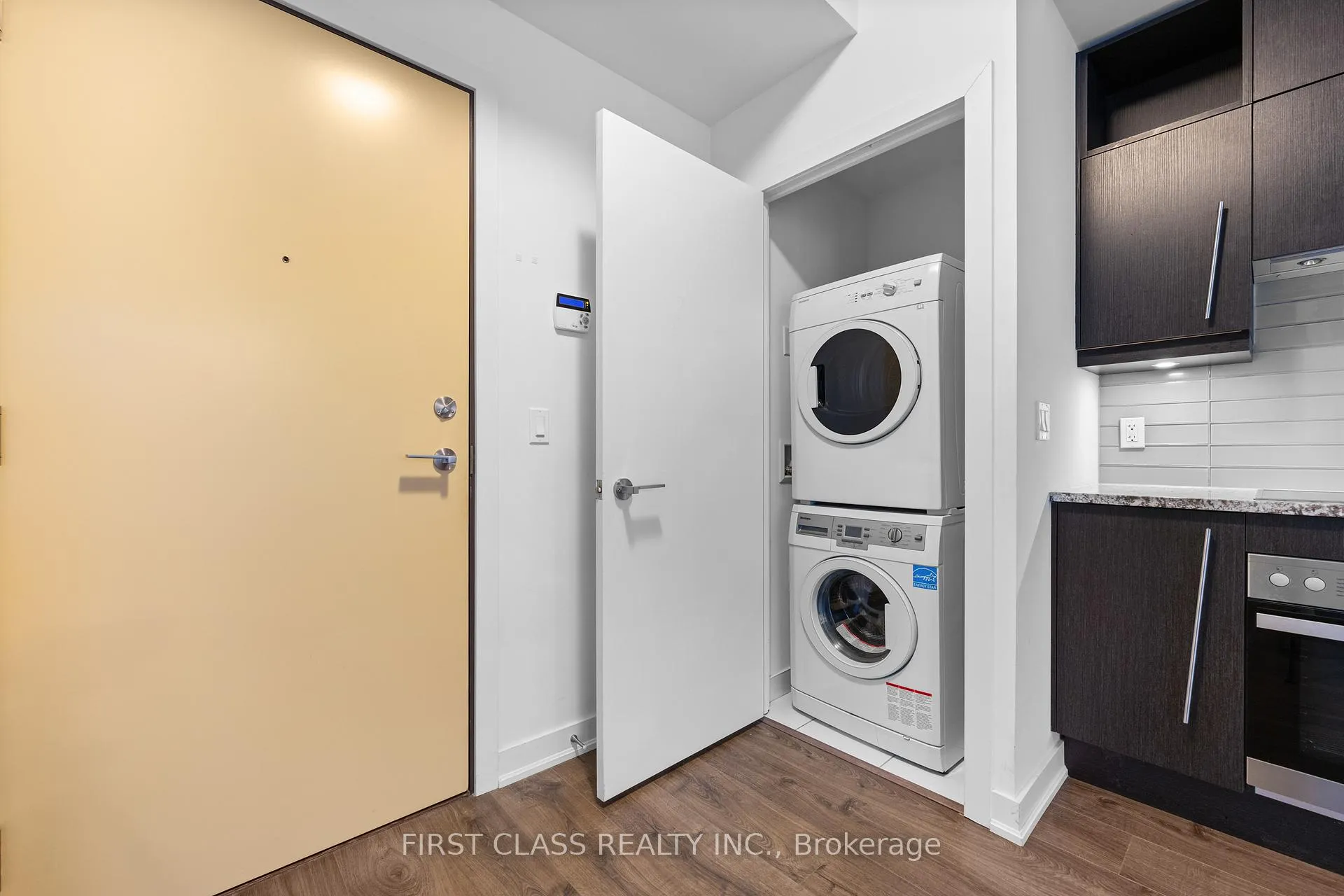 Photo 17 of Unit 304, 30 Nelson Street, Toronto, Waterfront Communities — HOMEH