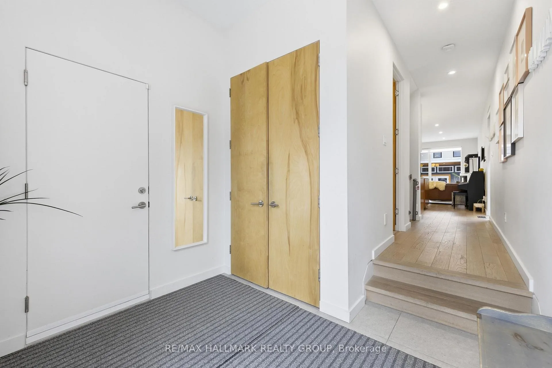 Photo 3 of Unit A, 23 Helena Street, Ottawa, Ottawa West — HOMEH
