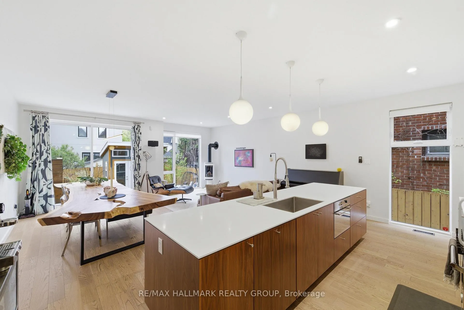 Photo 7 of Unit A, 23 Helena Street, Ottawa, Ottawa West — HOMEH