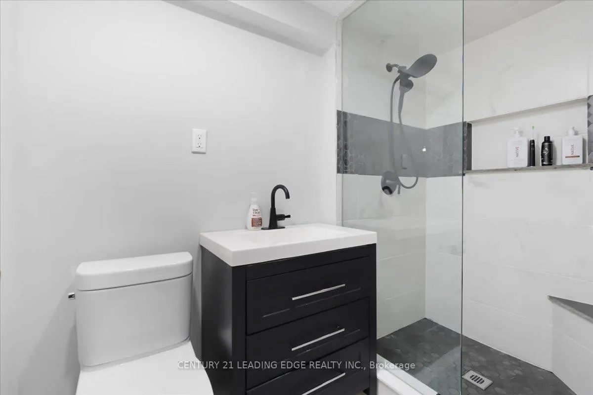 Photo 26 of 201 Mcmurchy Avenue S, Brampton, Brampton South — HOMEH