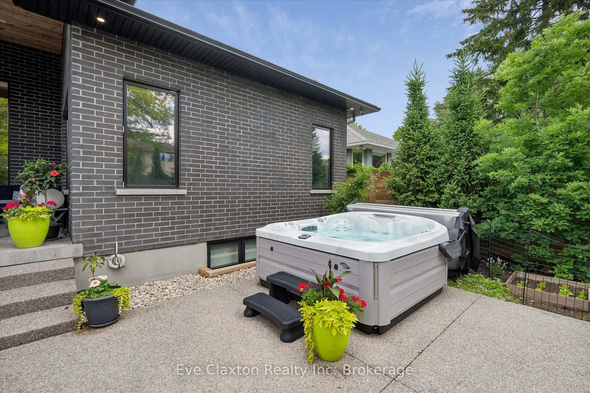 Photo 42 of 54 Forest Street, Guelph, Dovercliffe Park/Old University — HOMEH