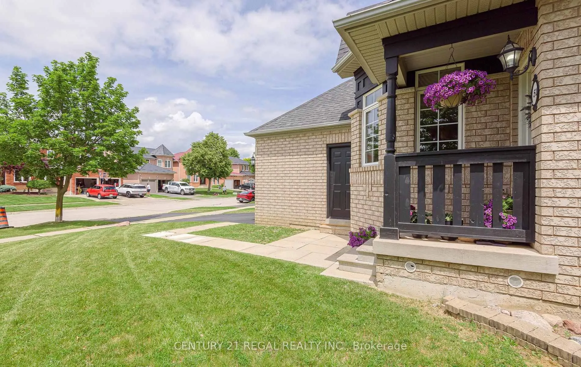 Photo 2 of 51 Royal Valley Drive, Caledon, Rural Caledon — HOMEH