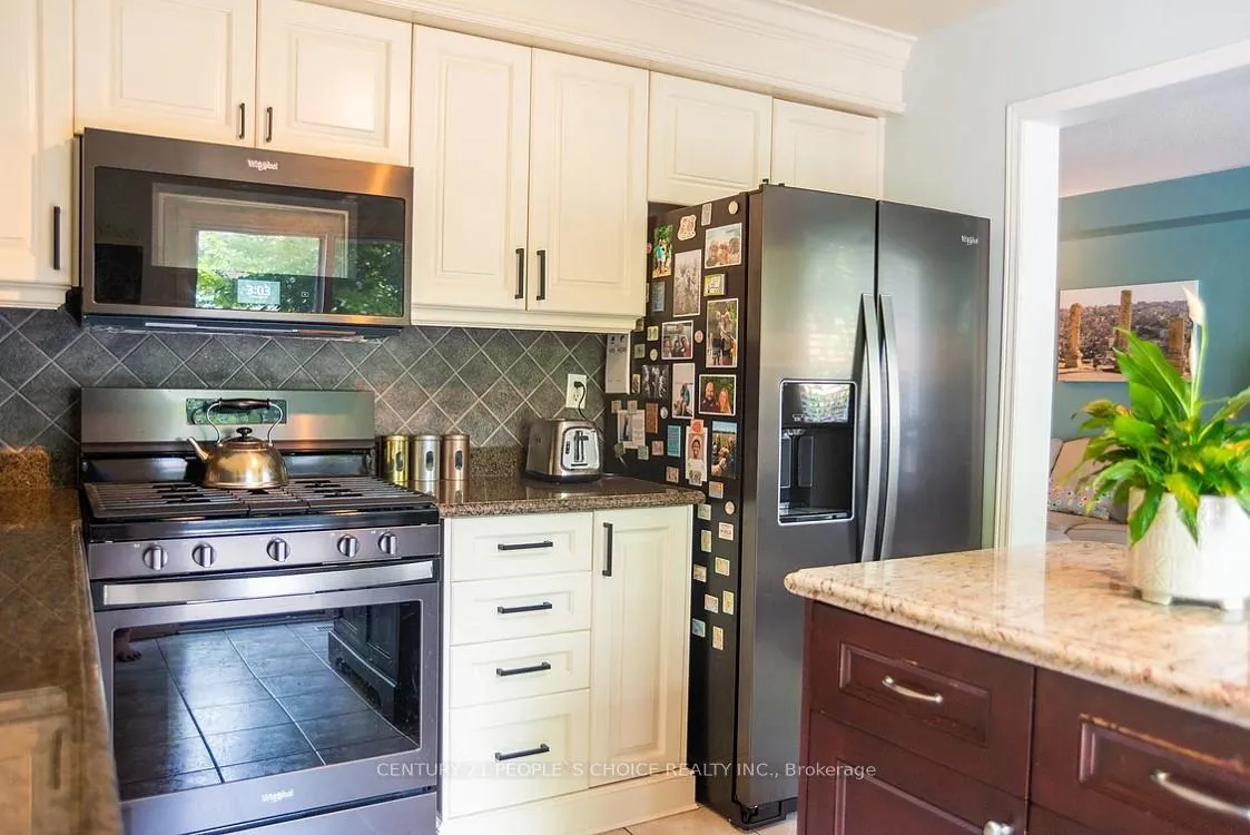 Photo 8 of 4486 Virtue Court, Burlington, Shoreacres — HOMEH