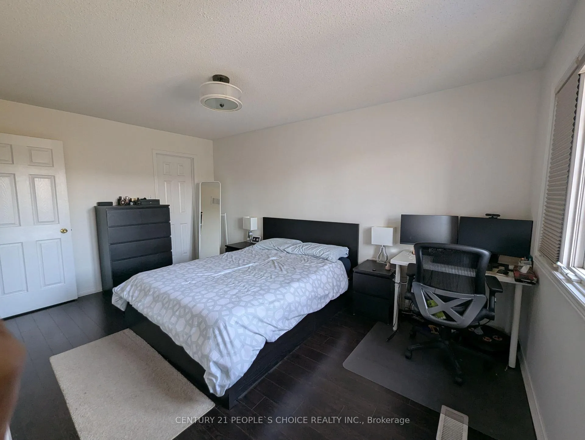 Photo 9 of 4486 Virtue Court, Burlington, Shoreacres — HOMEH