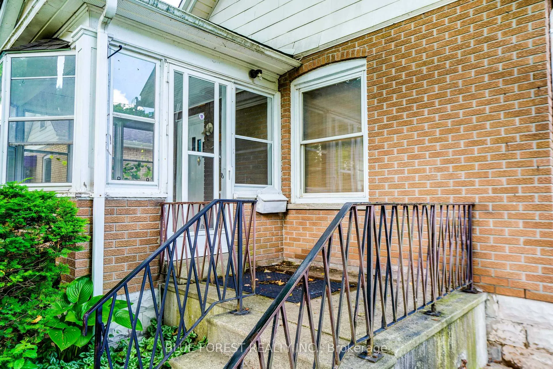 Photo 3 of 236 Bernard Avenue, London, East B — HOMEH