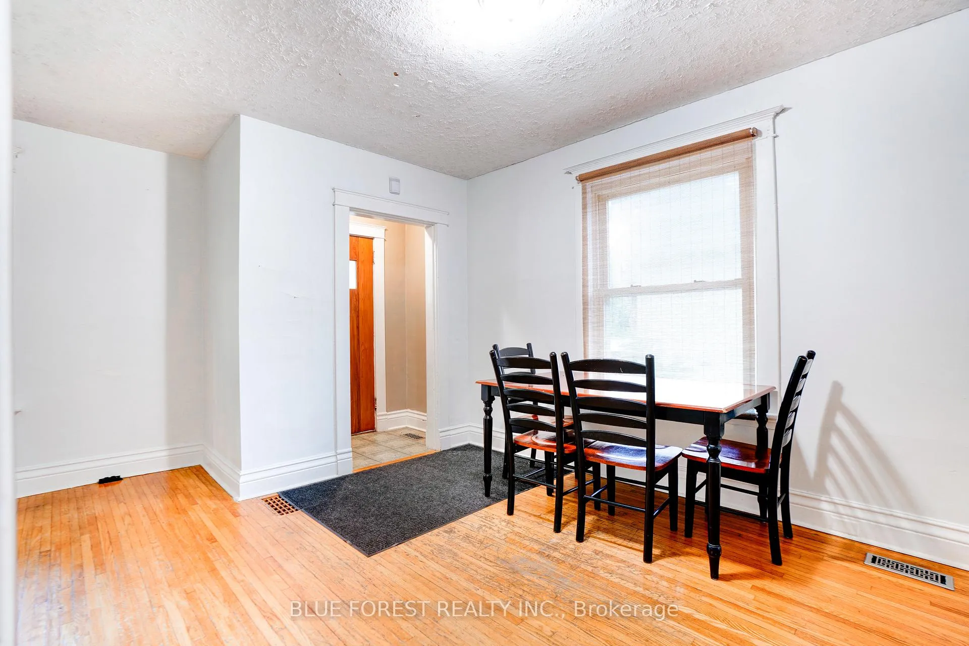 Photo 6 of 236 Bernard Avenue, London, East B — HOMEH
