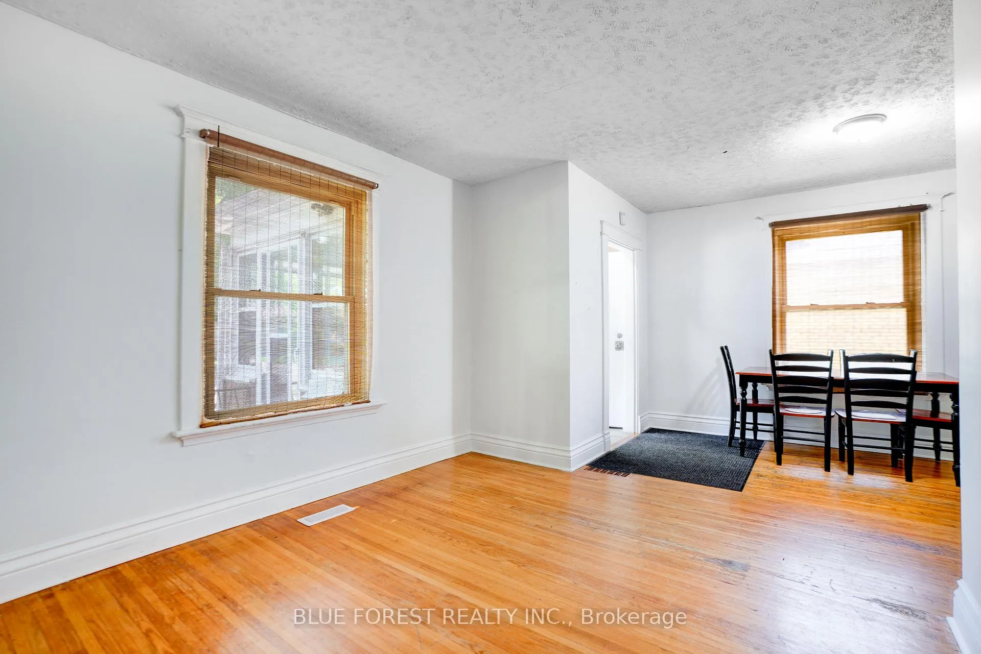 Photo 10 of 236 Bernard Avenue, London, East B — HOMEH