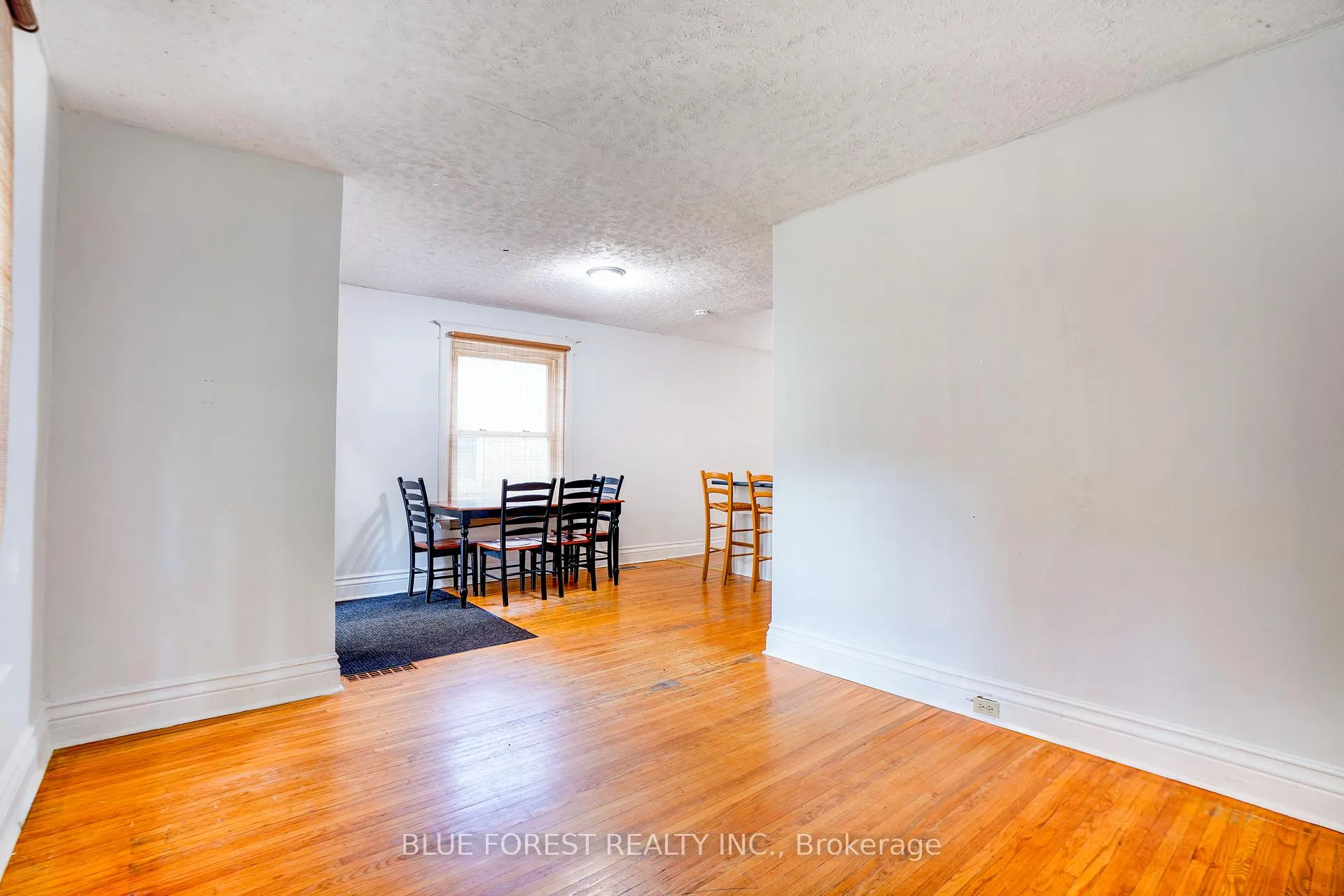 Photo 11 of 236 Bernard Avenue, London, East B — HOMEH