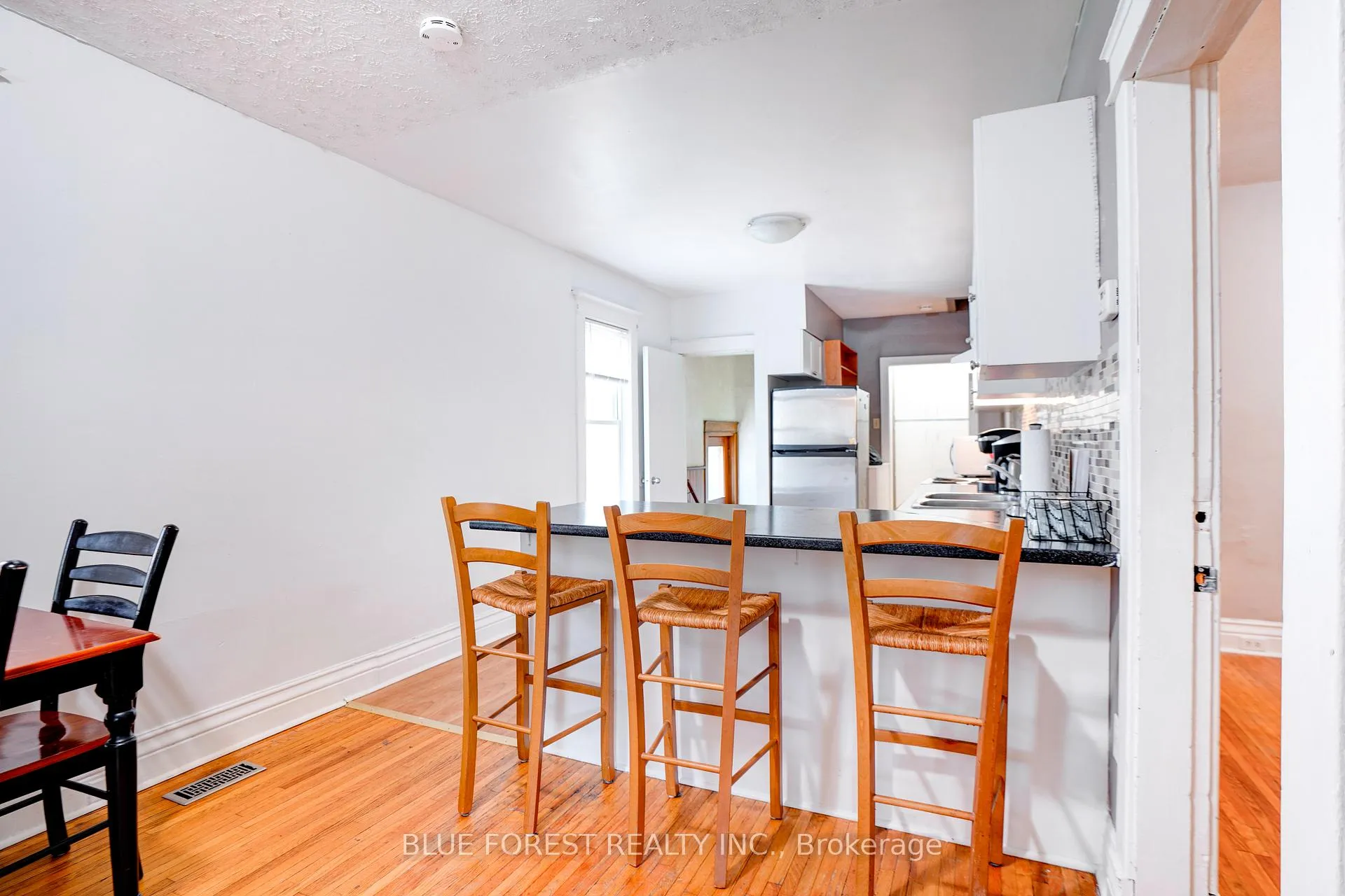 Photo 12 of 236 Bernard Avenue, London, East B — HOMEH