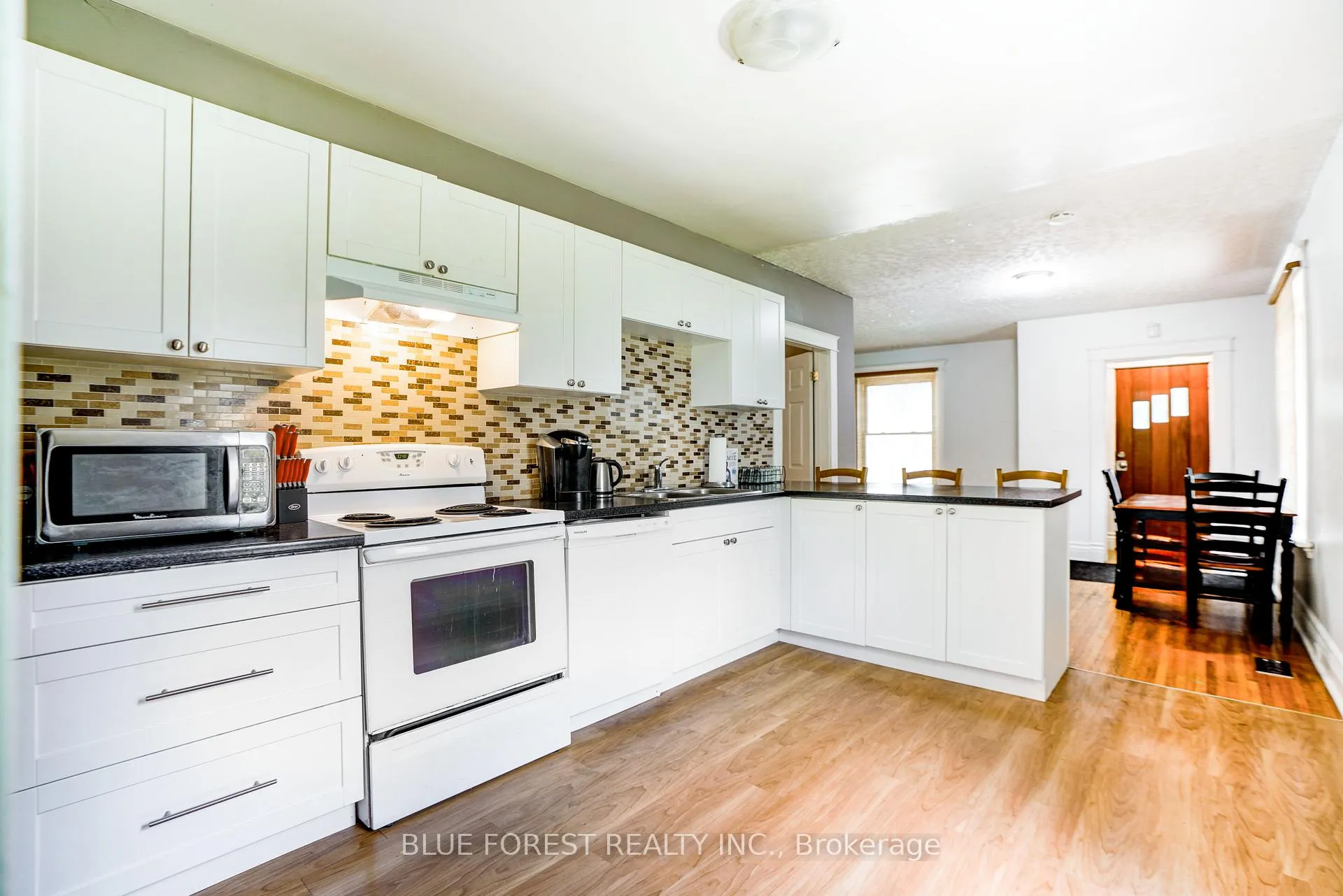 Photo 15 of 236 Bernard Avenue, London, East B — HOMEH