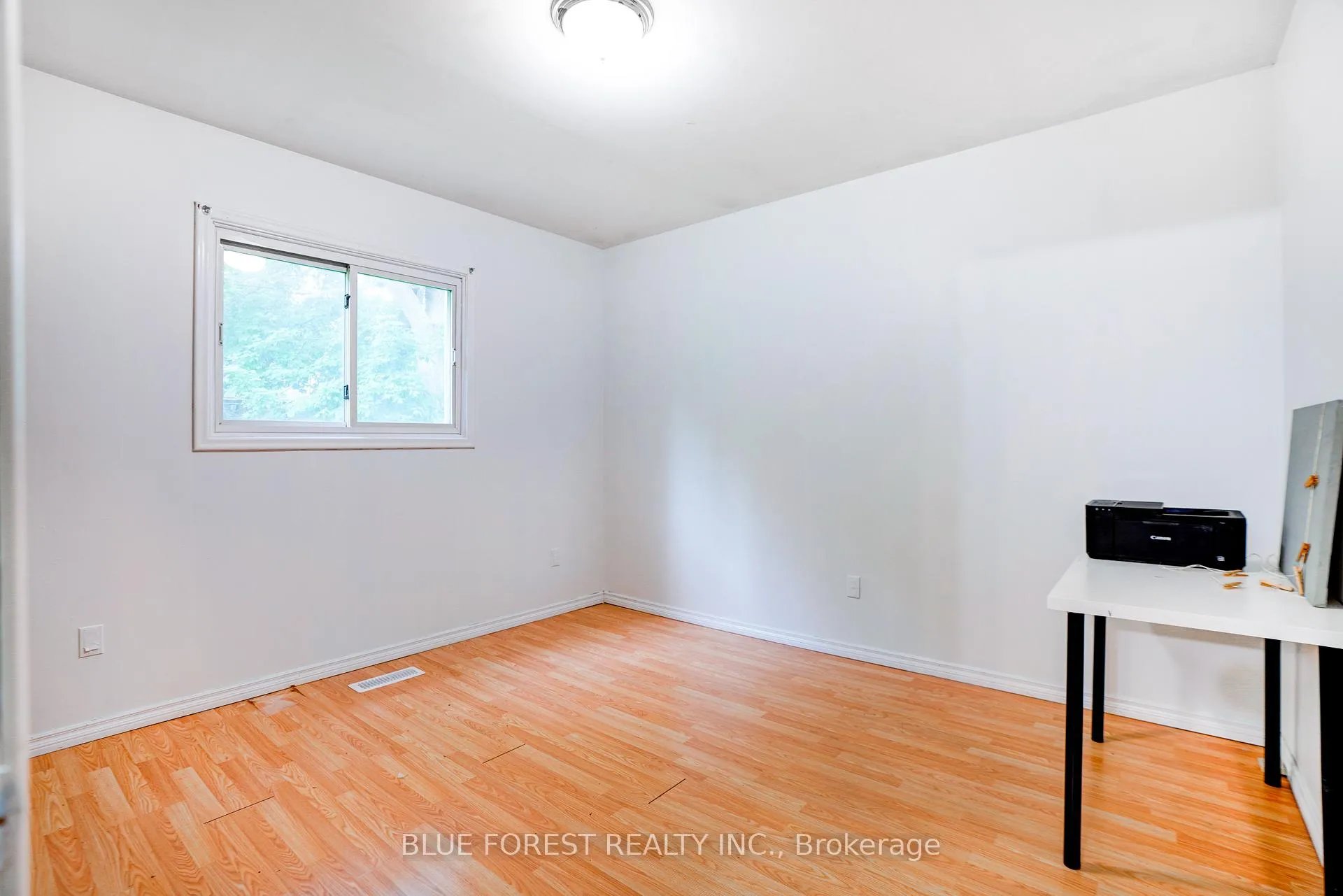 Photo 19 of 236 Bernard Avenue, London, East B — HOMEH
