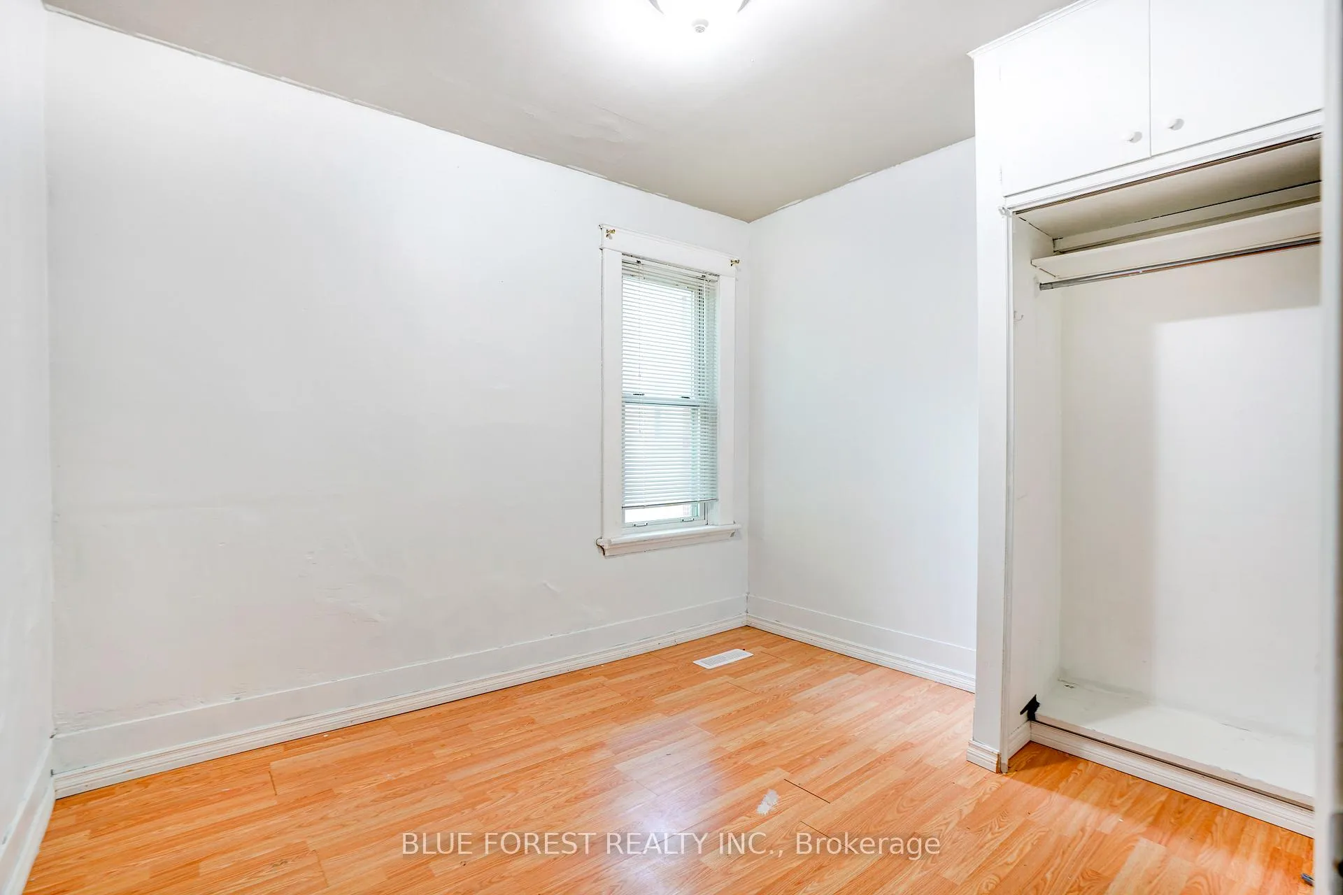 Photo 22 of 236 Bernard Avenue, London, East B — HOMEH