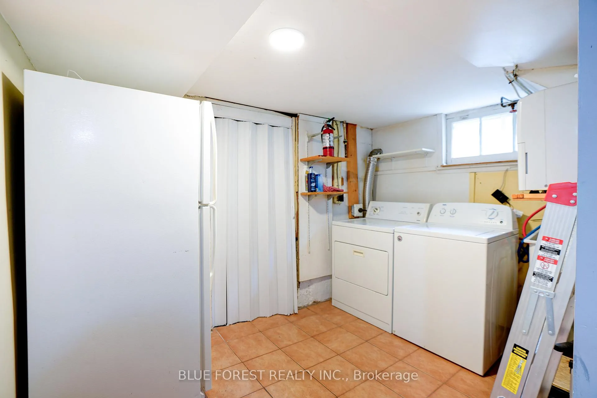 Photo 24 of 236 Bernard Avenue, London, East B — HOMEH