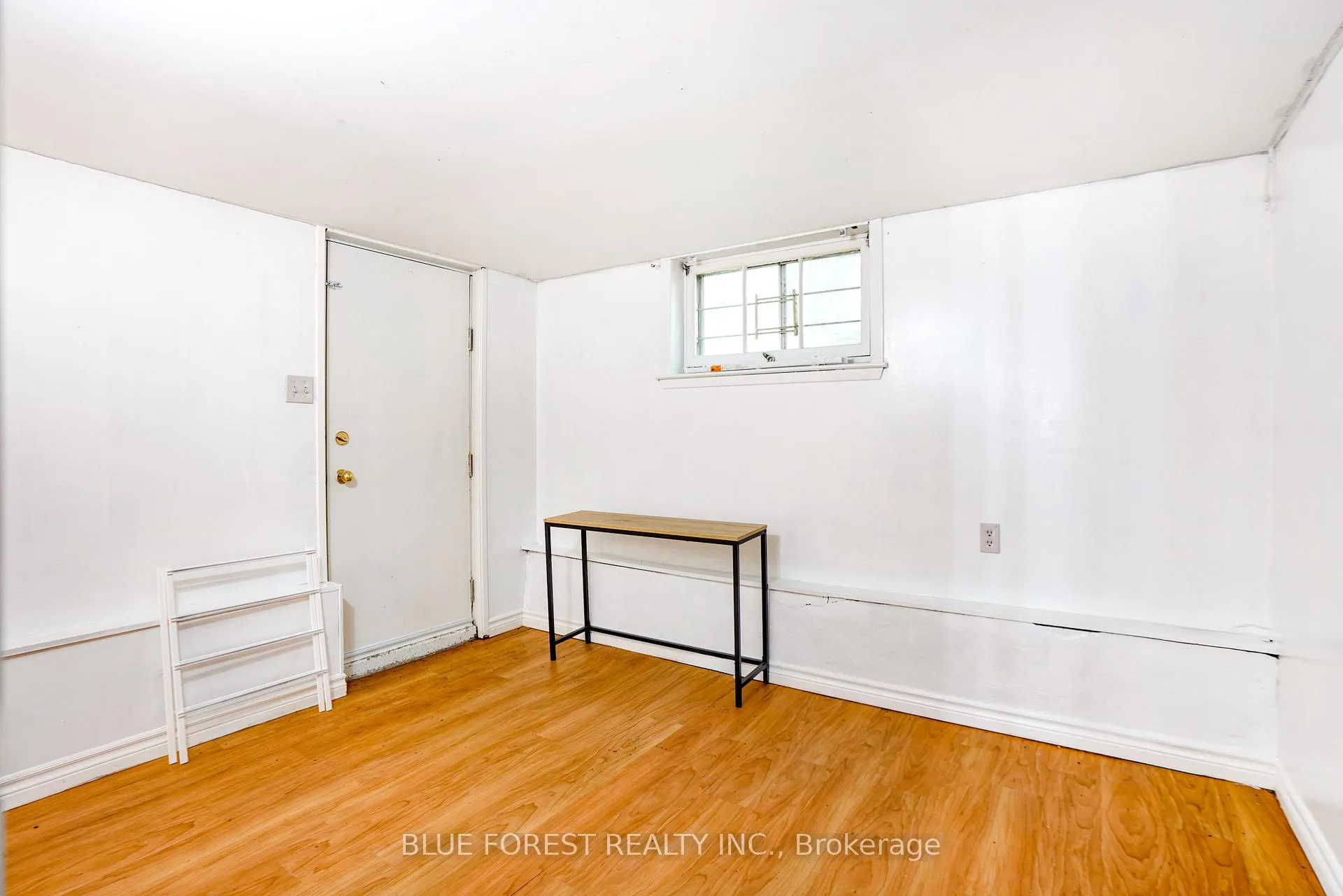 Photo 27 of 236 Bernard Avenue, London, East B — HOMEH