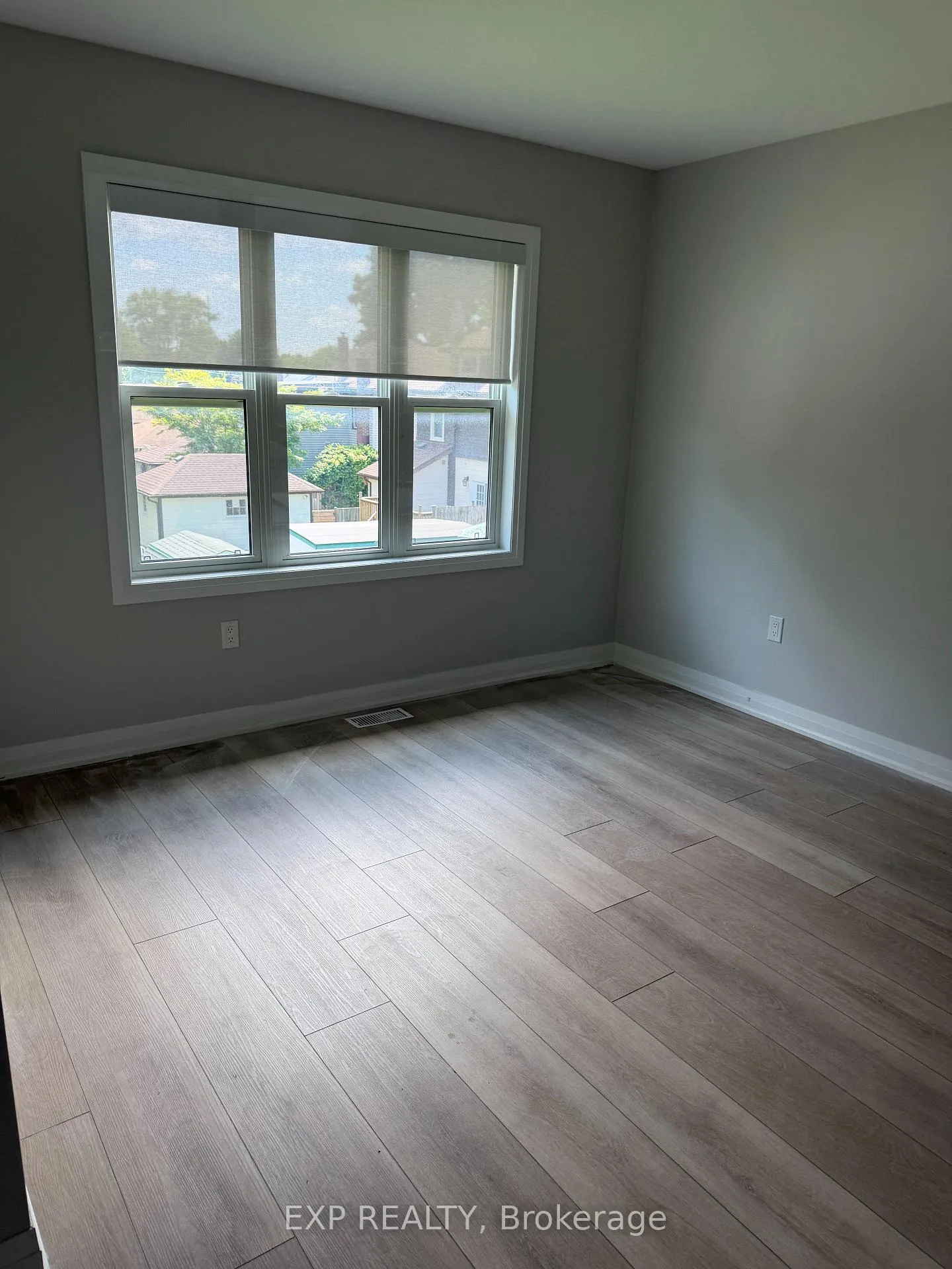 Photo 9 of 5960 Delaware Street, Niagara Falls, Dorchester — HOMEH